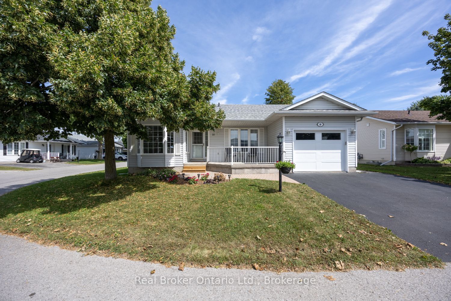 10 Niagara Trail Property Photo 5