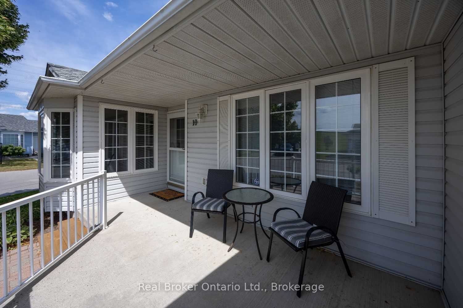 10 Niagara Trail Property Photo 6