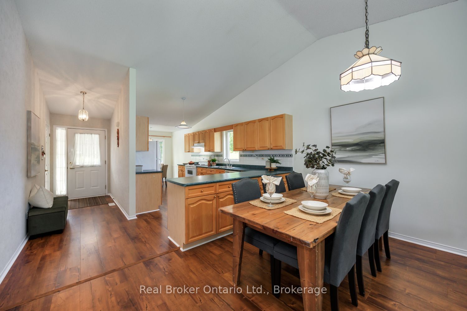 10 Niagara Trail Property Photo 15