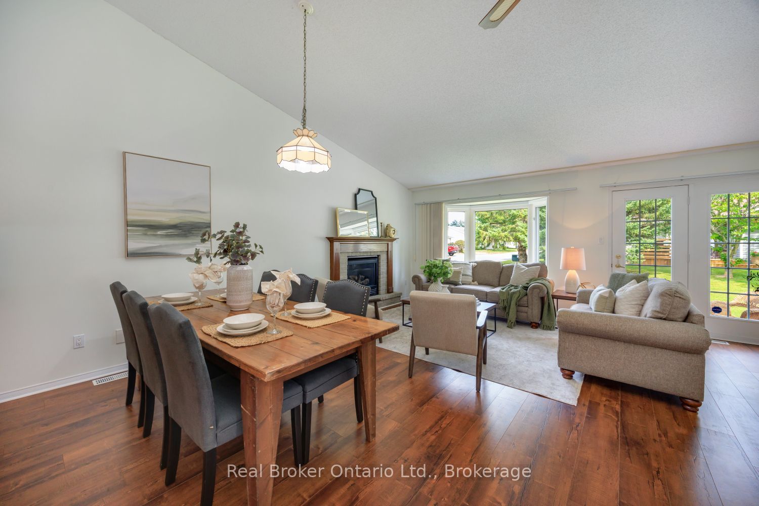 10 Niagara Trail Property Photo 17