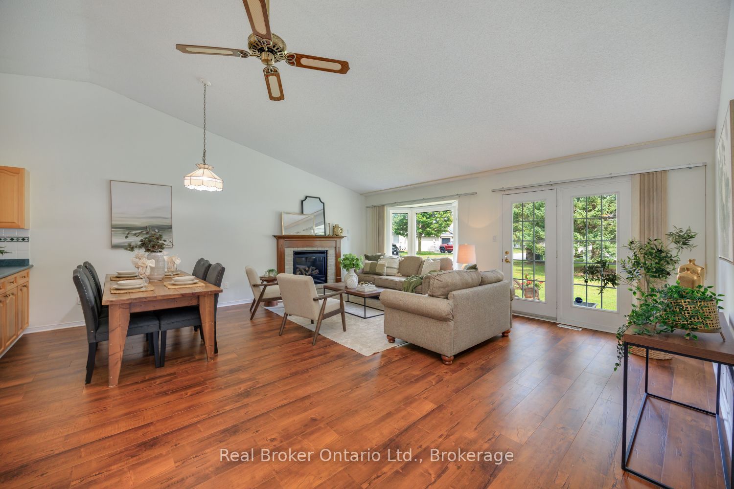 10 Niagara Trail Property Photo 18