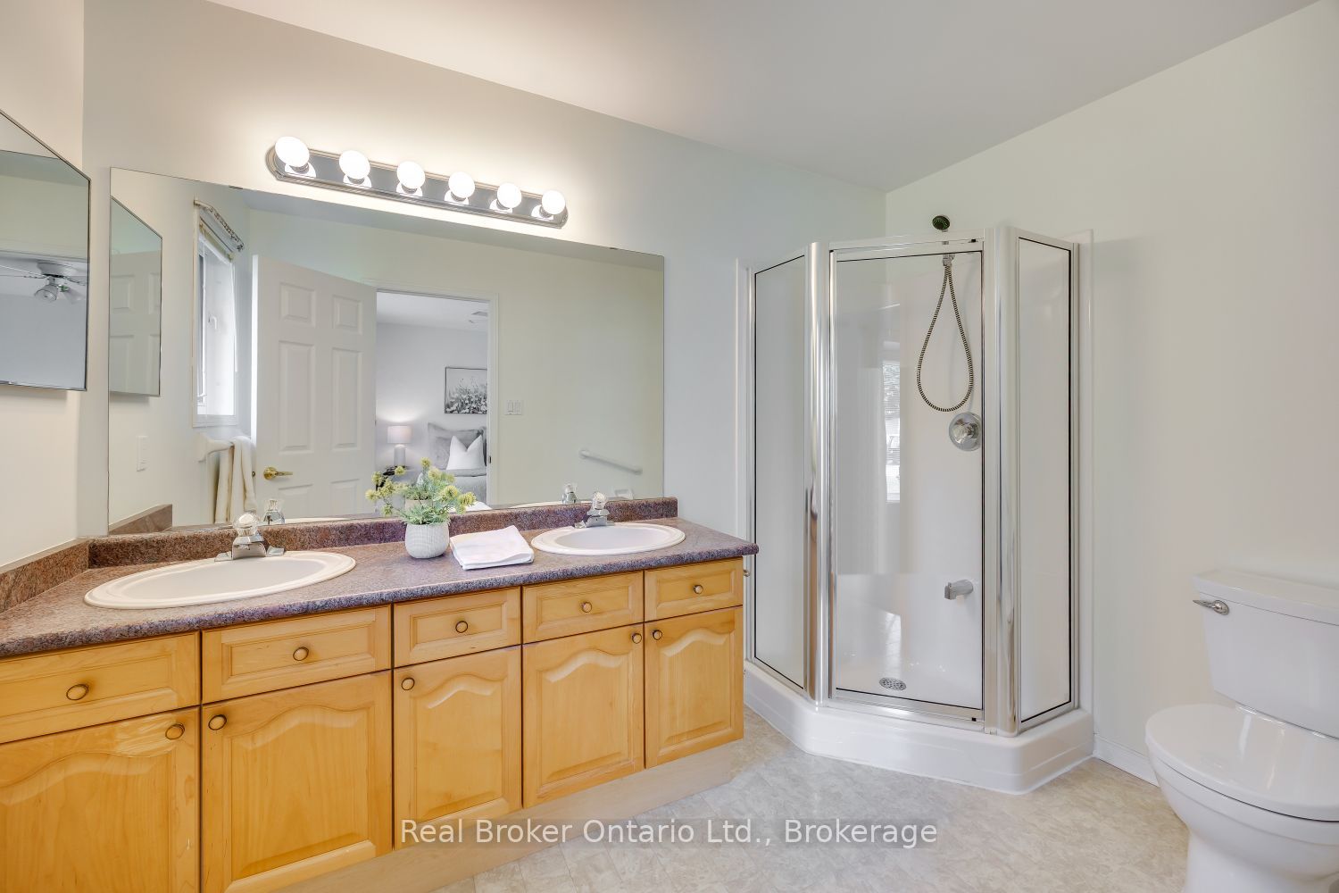10 Niagara Trail Property Photo 25