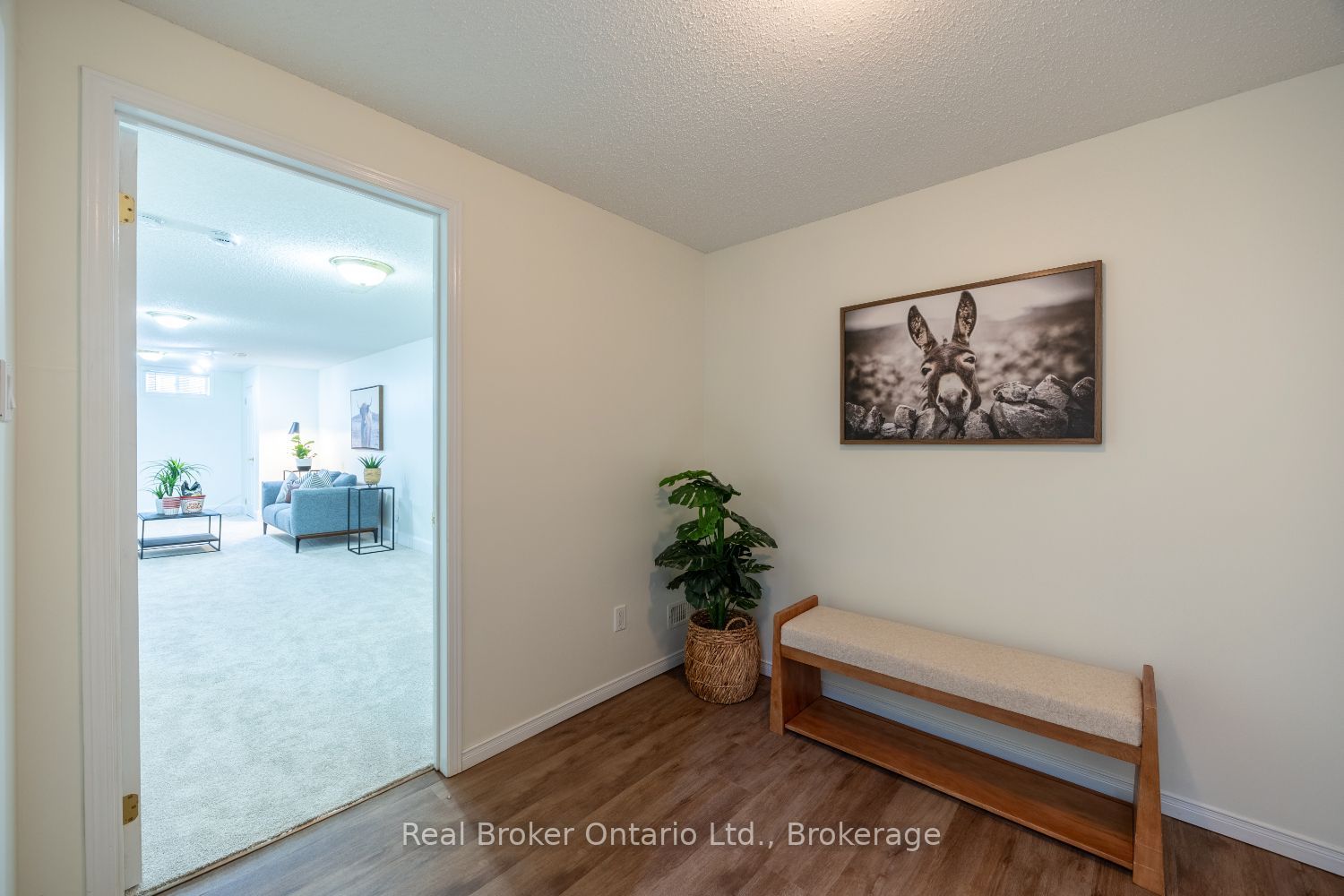10 Niagara Trail Property Photo 29