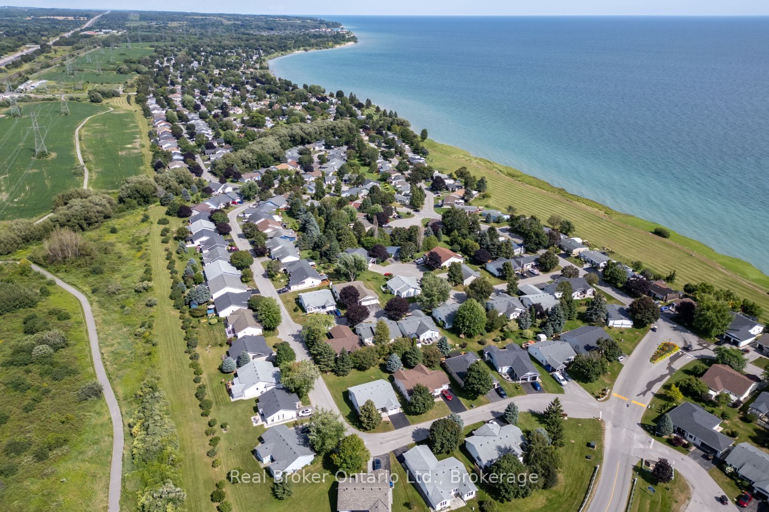 10 Niagara Trail Property Photo 41