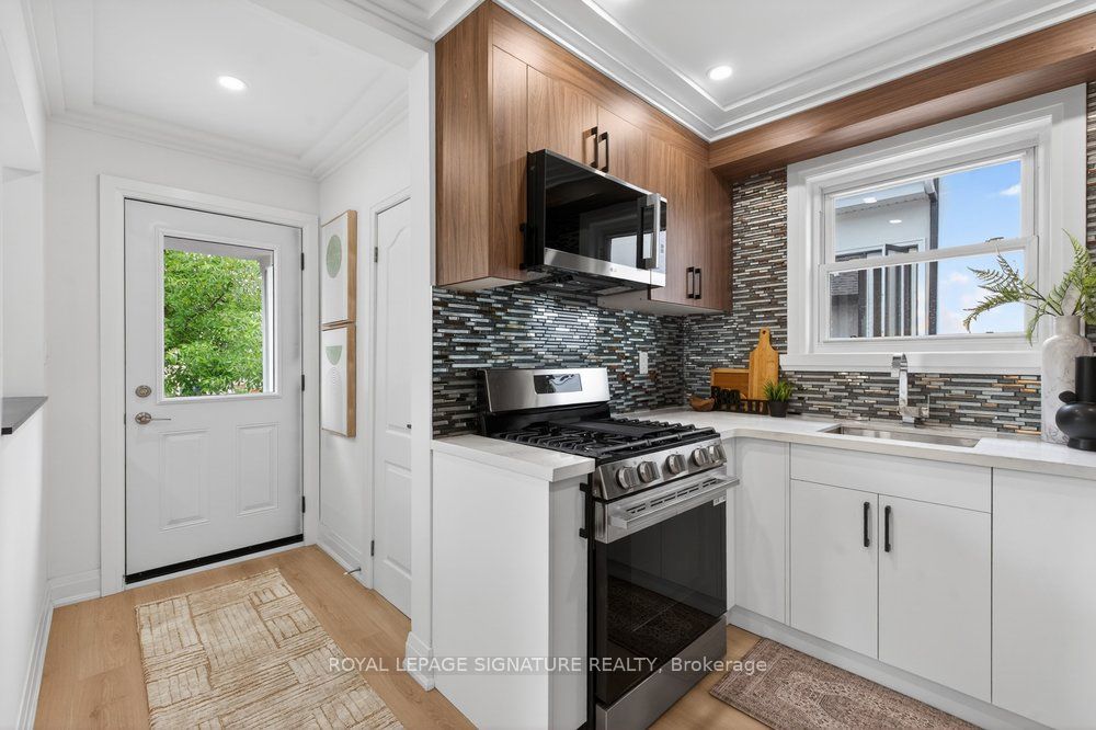 297 Kennedy Road Main Property Photo 19