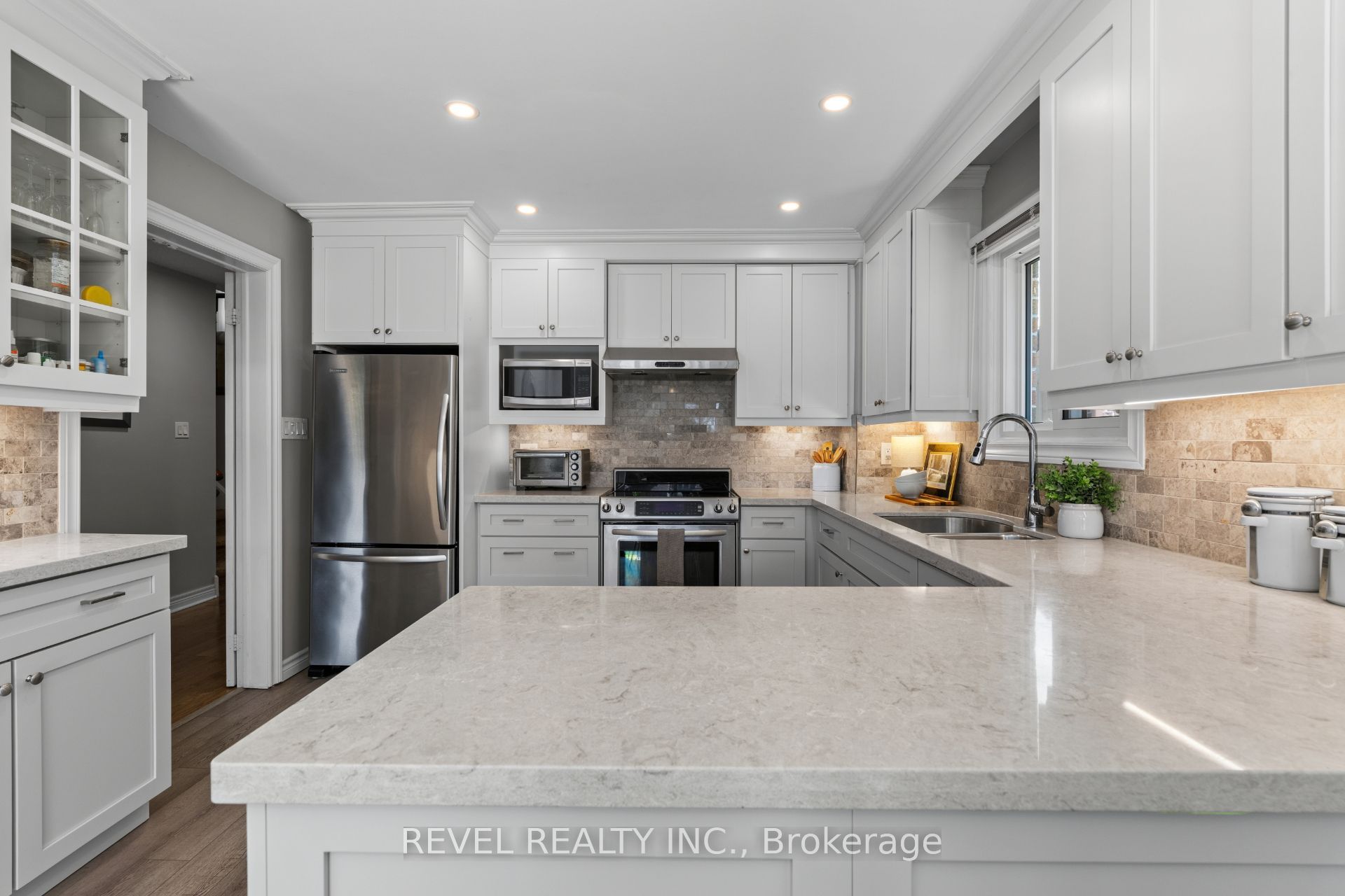 1610 Heathside Crescent Property Photo 8