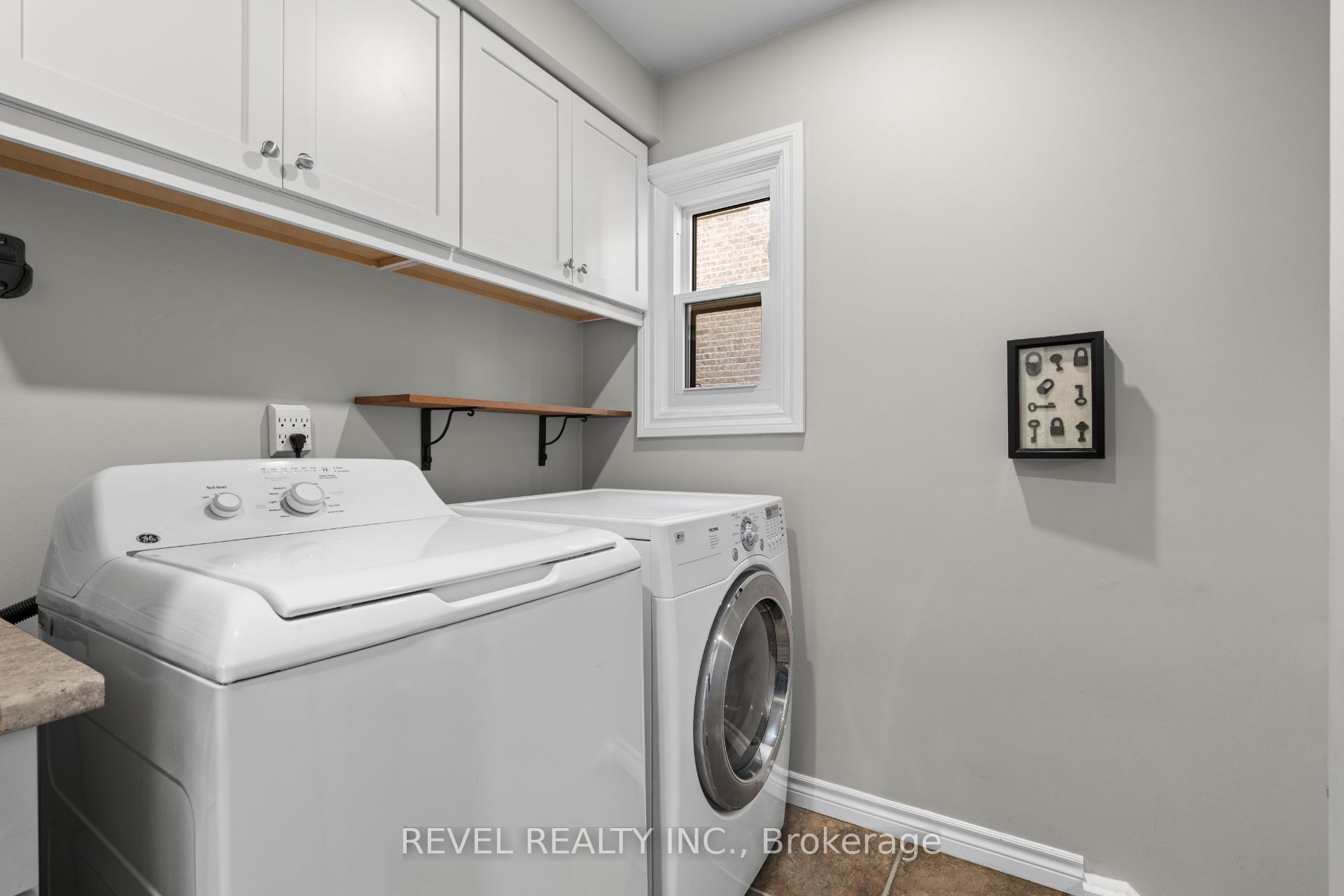 1610 Heathside Crescent Property Photo 16