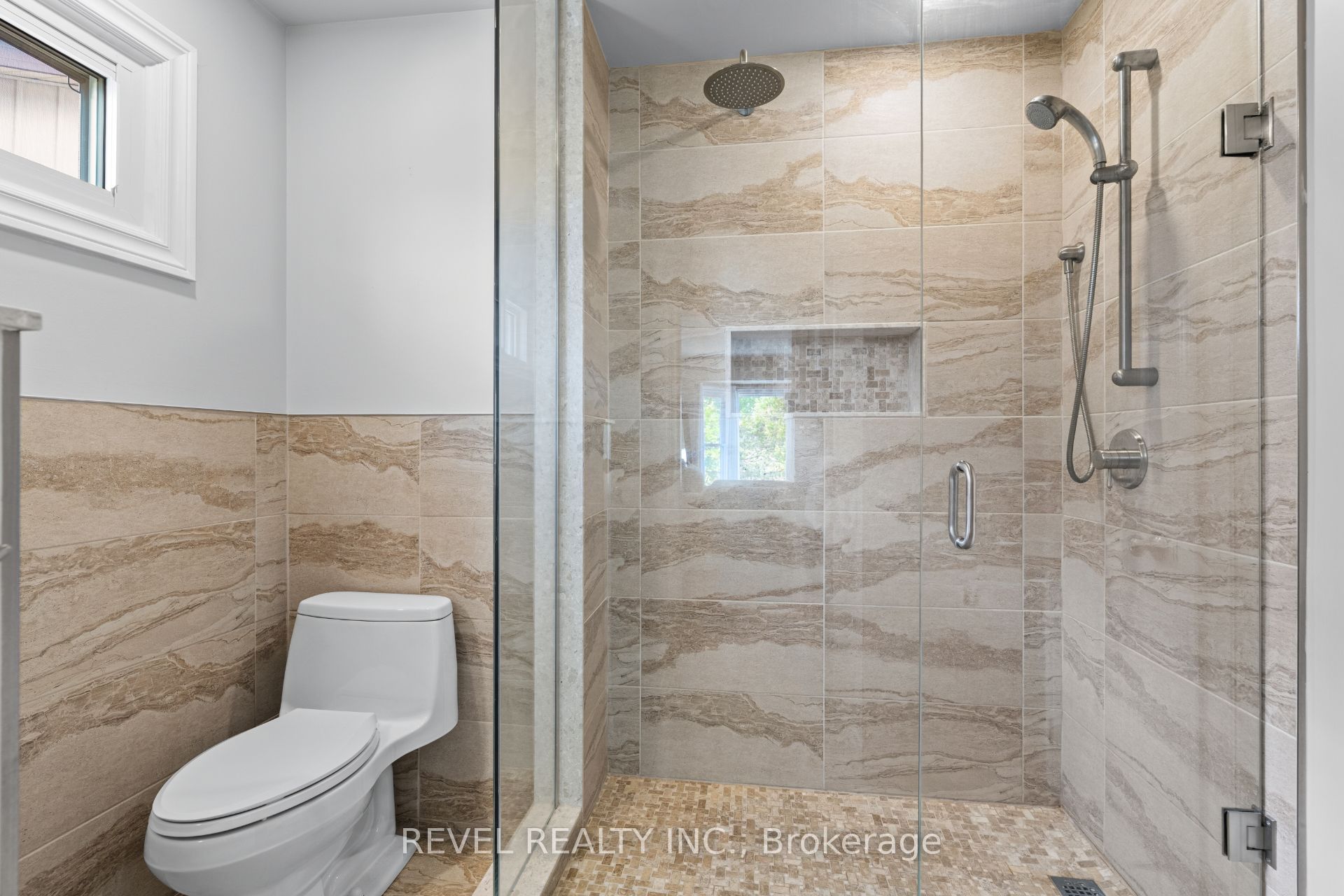 1610 Heathside Crescent Property Photo 25