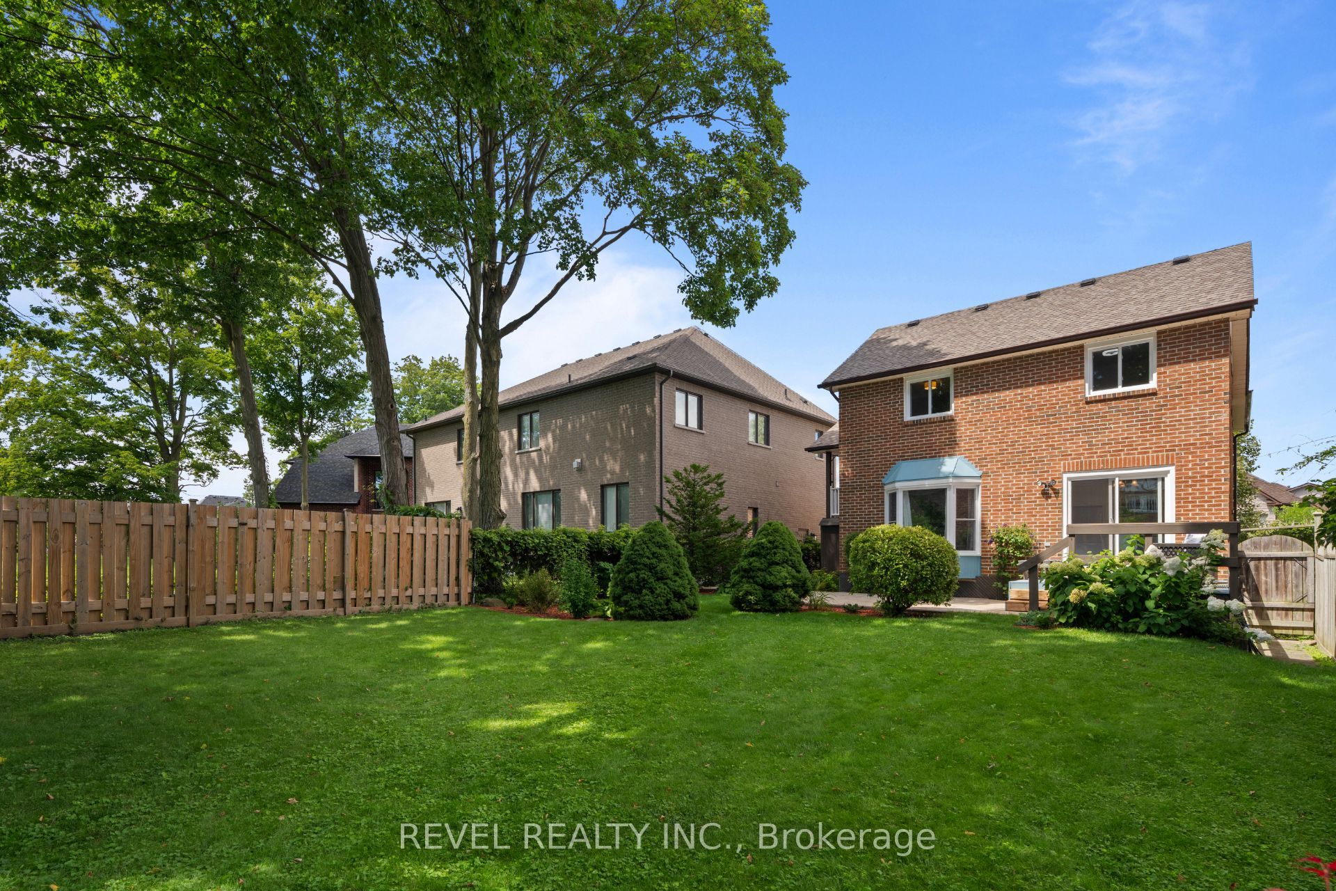 1610 Heathside Crescent Property Photo 44