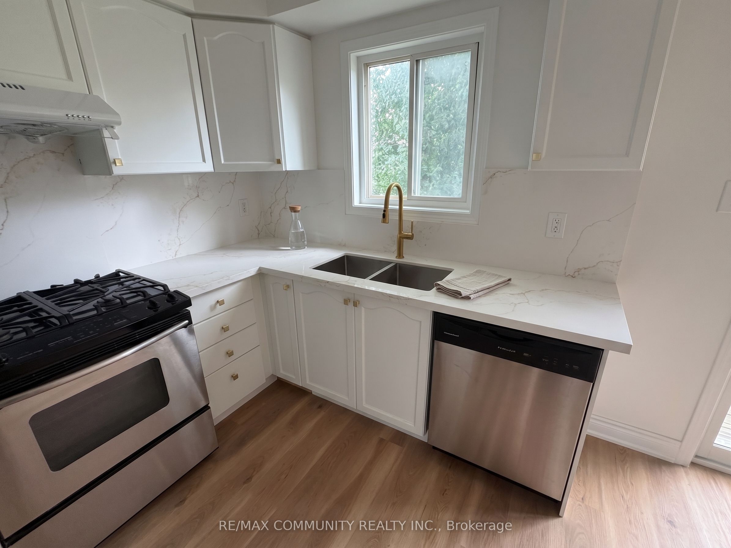 5 Canoe Crescent Property Photo 8