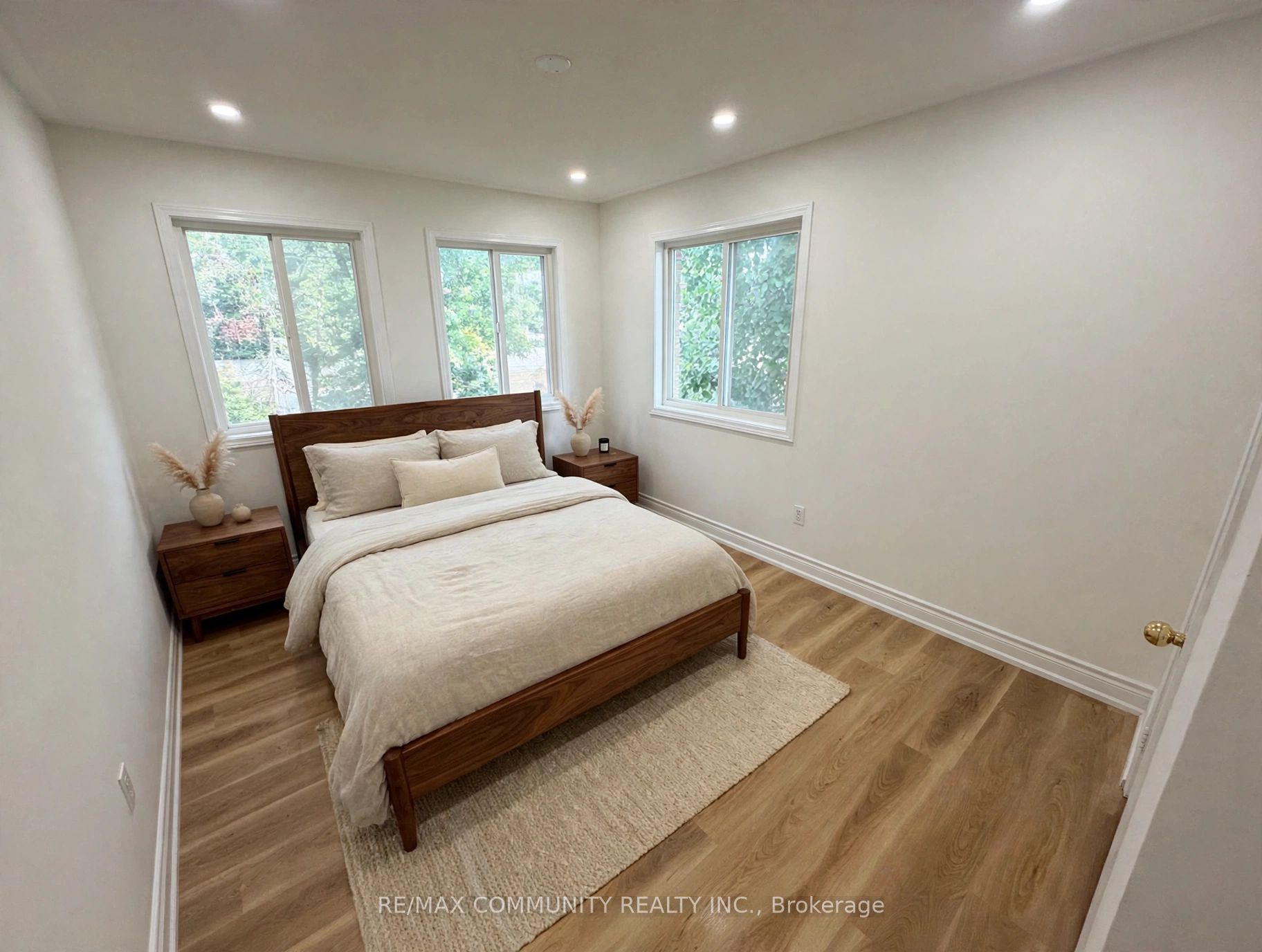 5 Canoe Crescent Property Photo 10