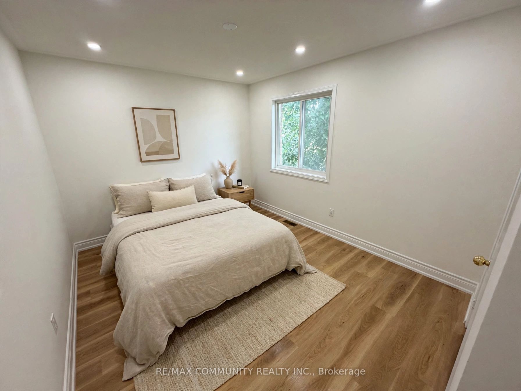 5 Canoe Crescent Property Photo 11