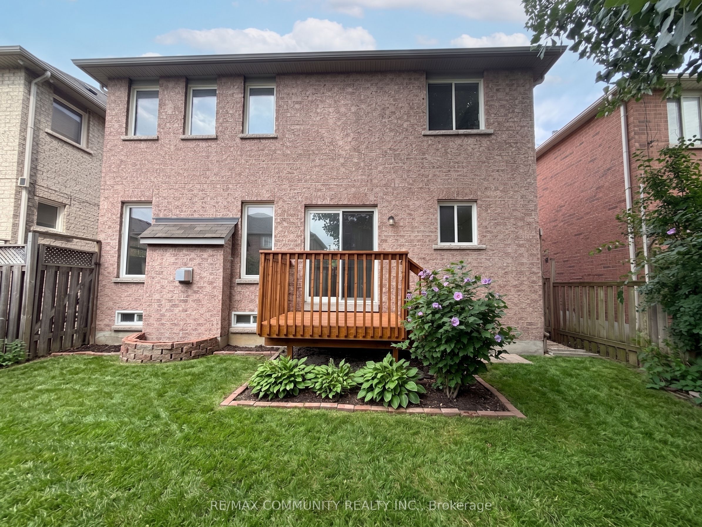 5 Canoe Crescent Property Photo 14