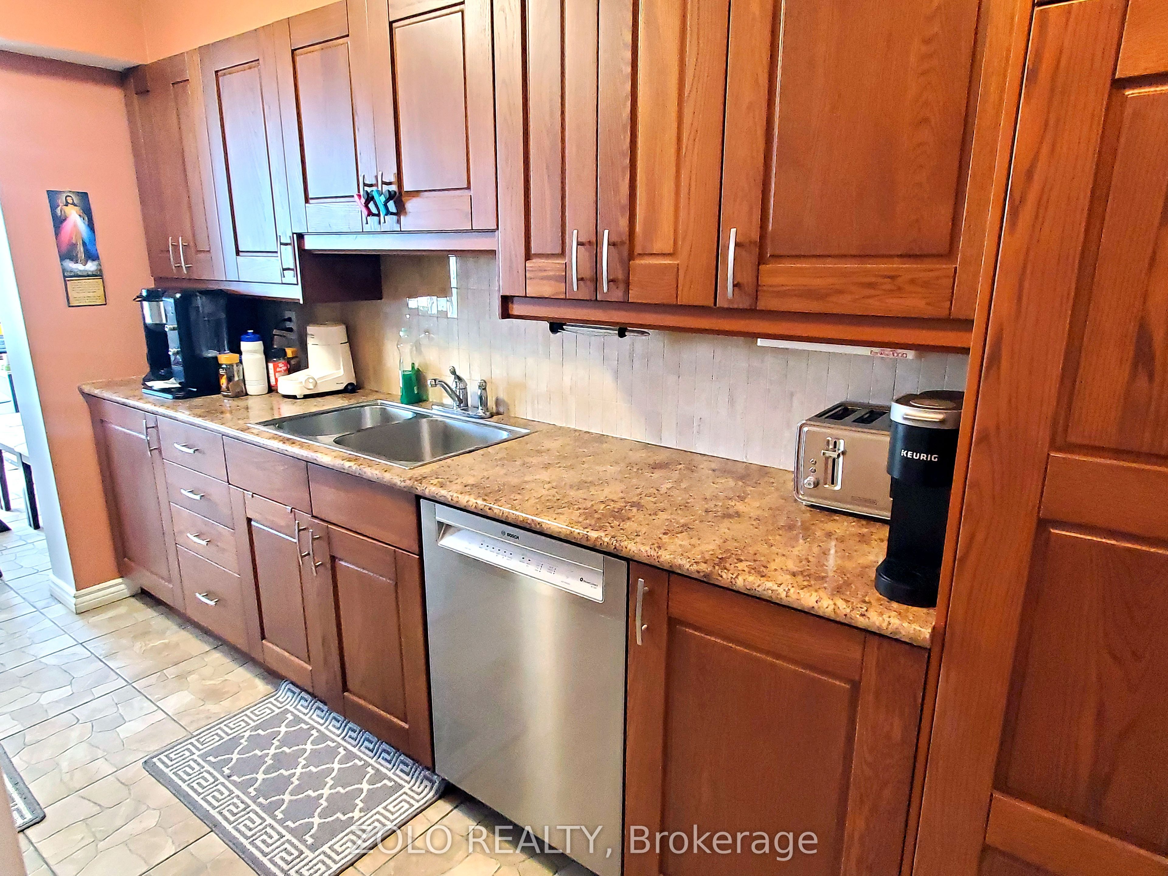 3233 Eglinton Avenue E 805 Property Photo 10
