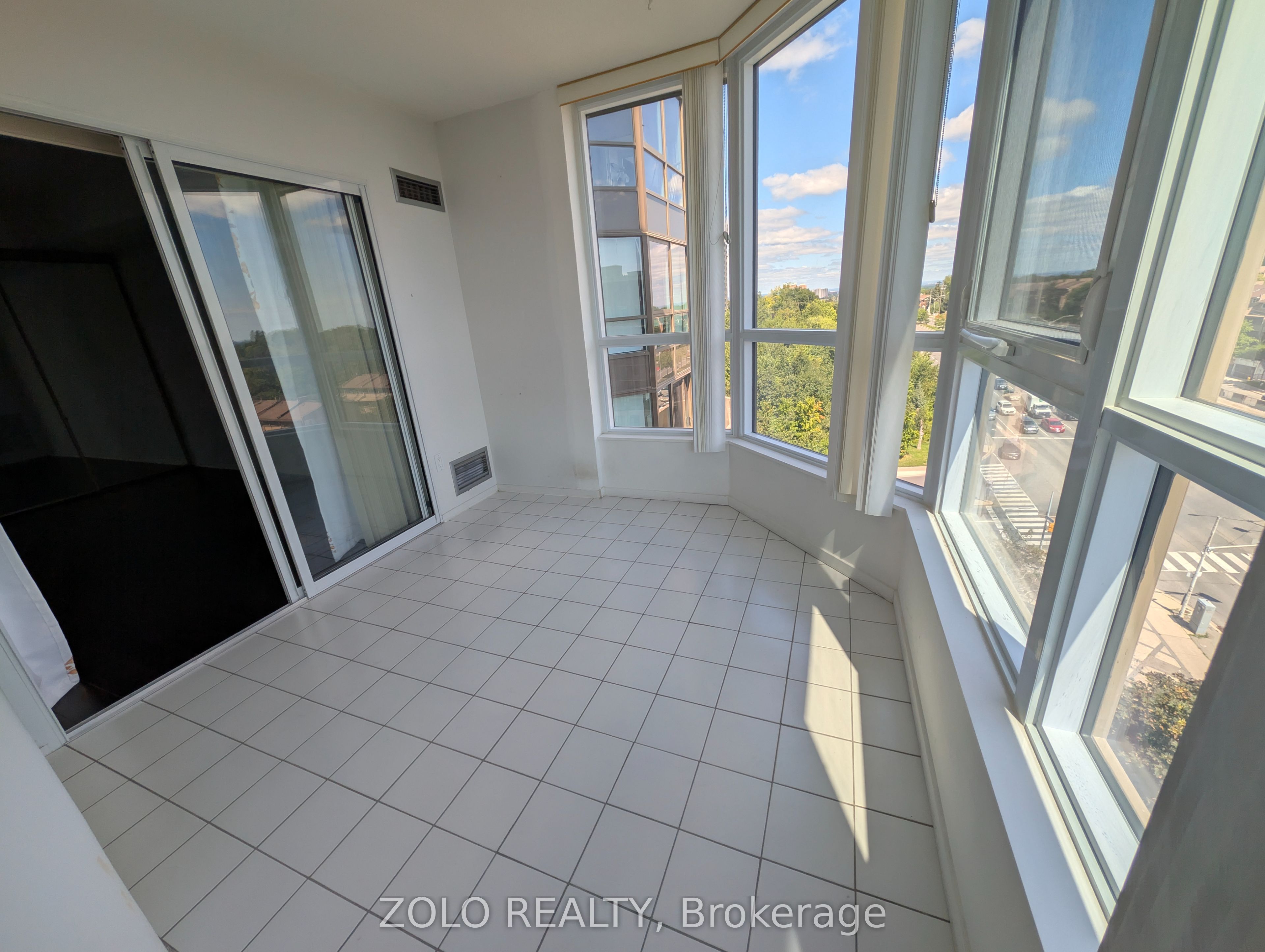 3233 Eglinton Avenue E 805 Property Photo 17