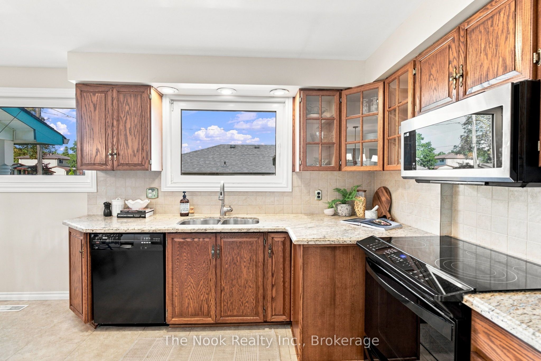 274 Labrador Drive Property Photo 11
