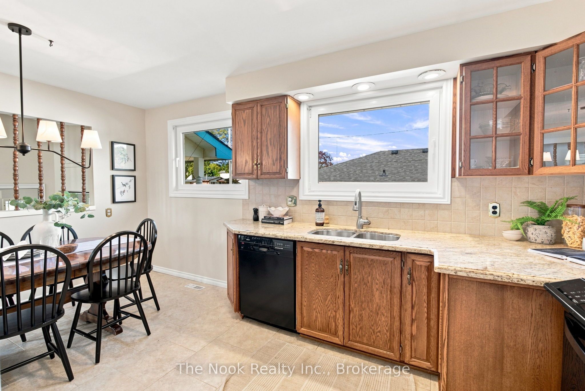 274 Labrador Drive Property Photo 12