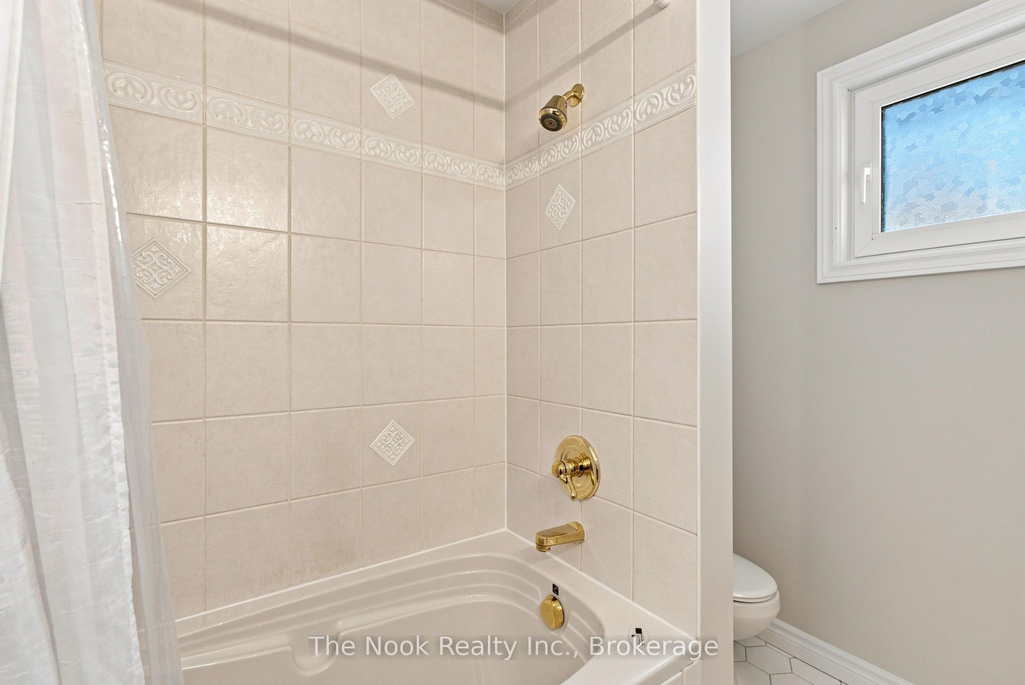 274 Labrador Drive Property Photo 24