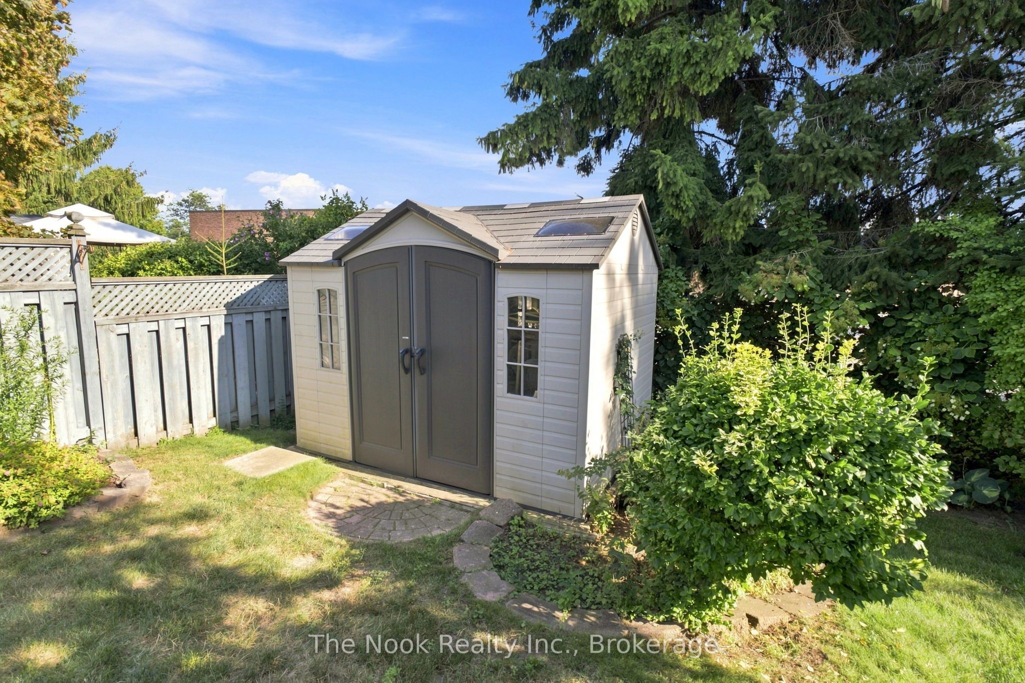 274 Labrador Drive Property Photo 44