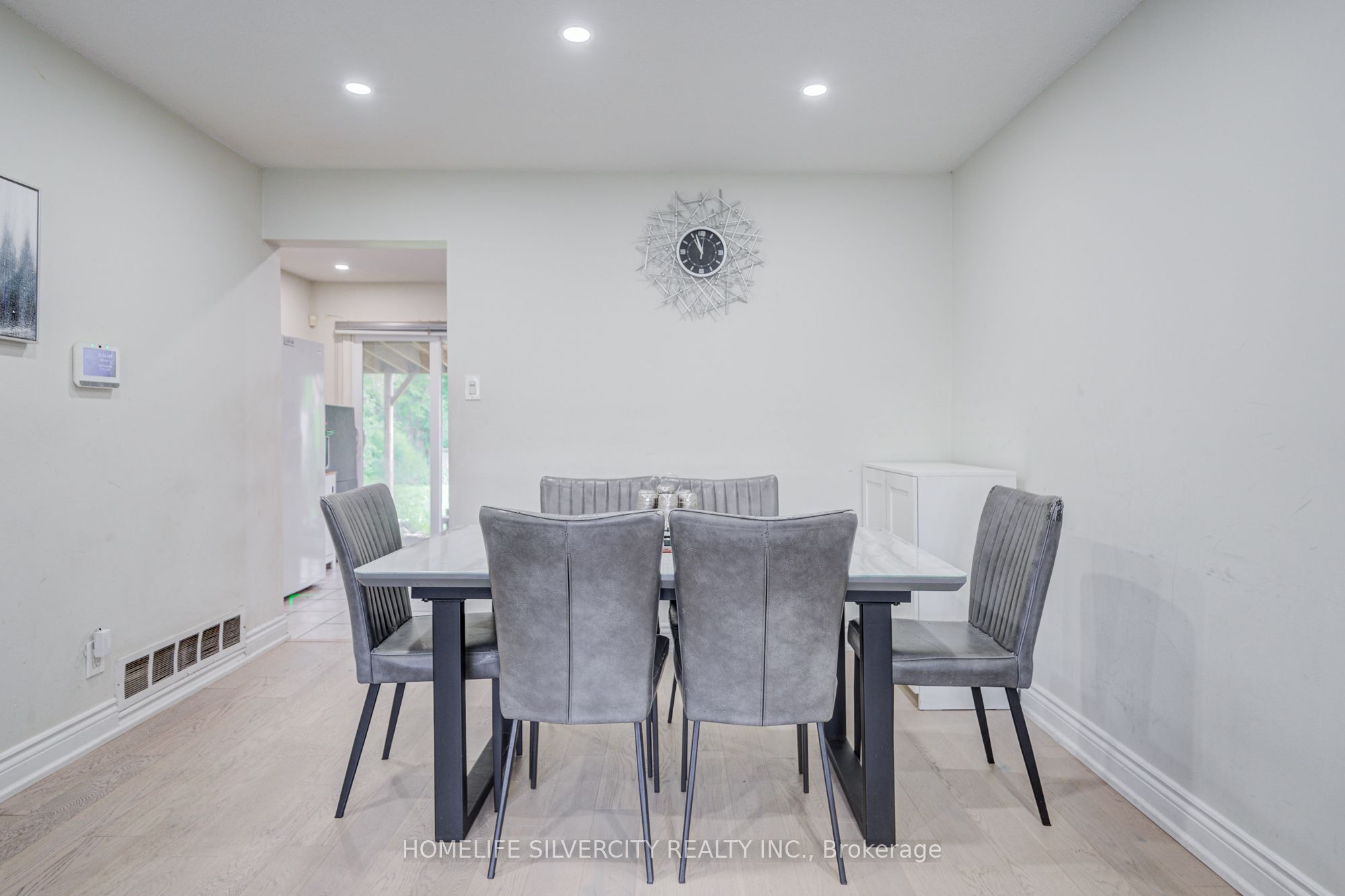 160 Purvis Crescent Property Photo 3