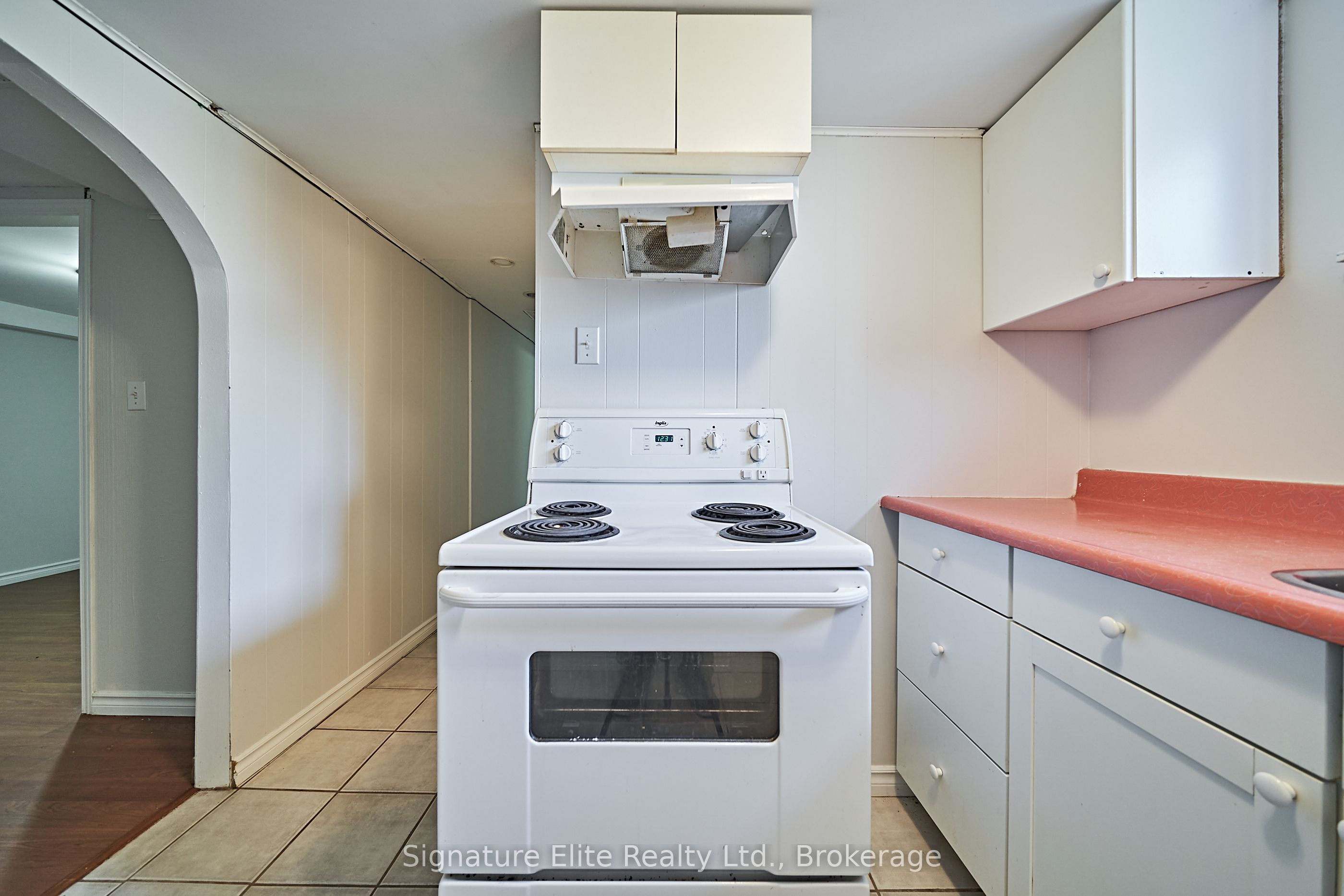 88 Burcher Road Bsmt Property Photo 10