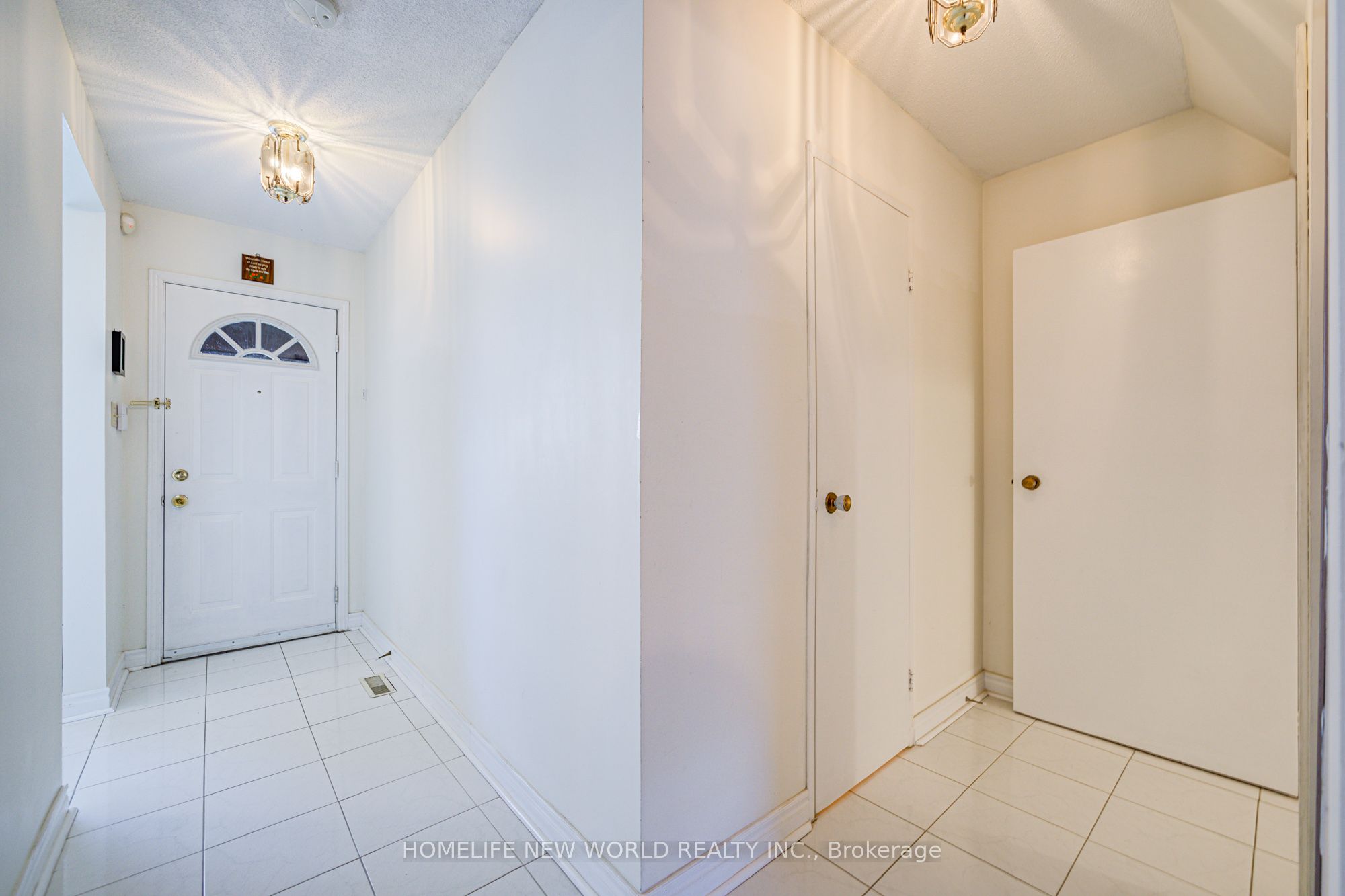 44 Chester Le Boulevard 39 Property Photo 4