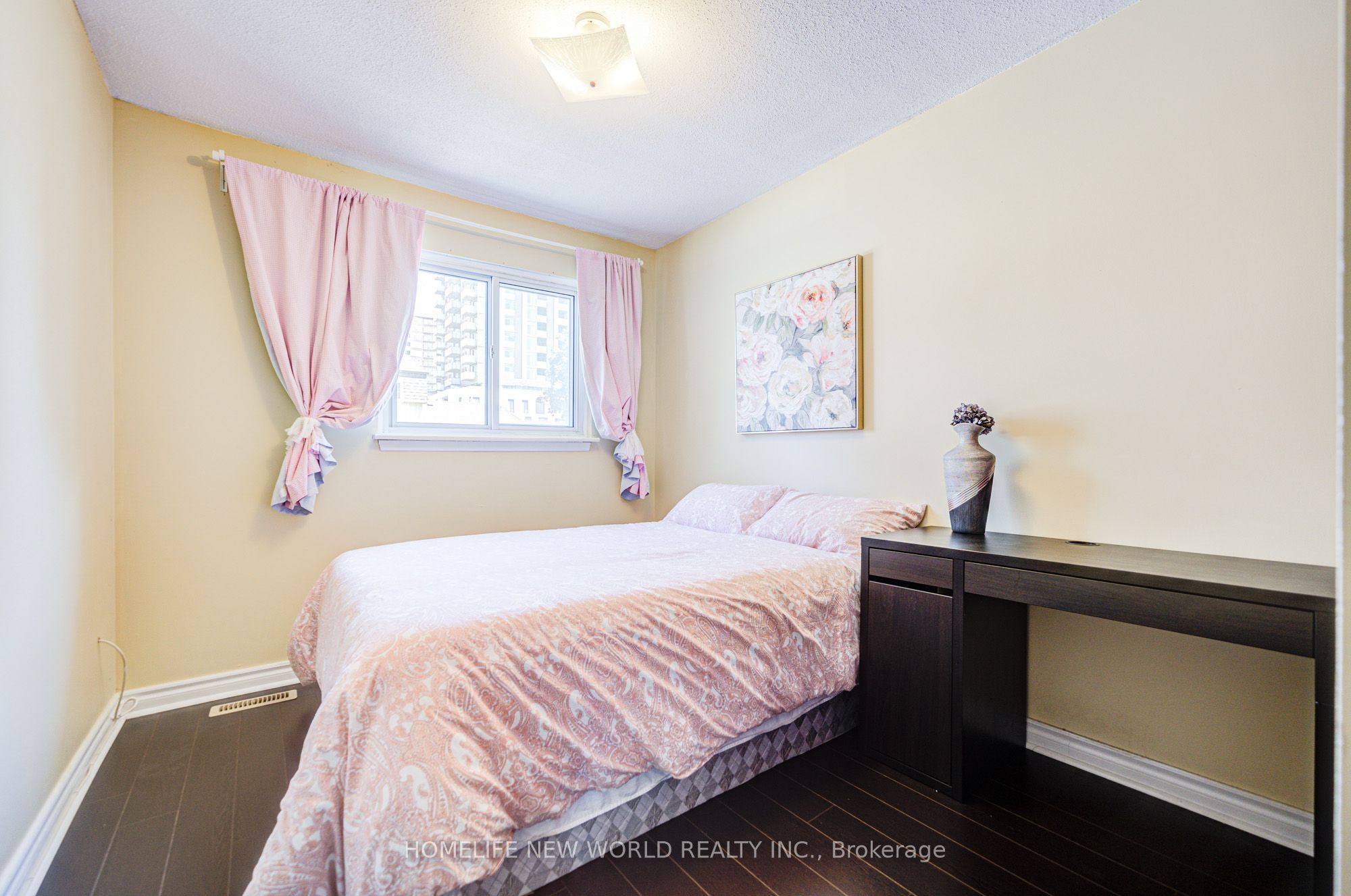 44 Chester Le Boulevard 39 Property Photo 21