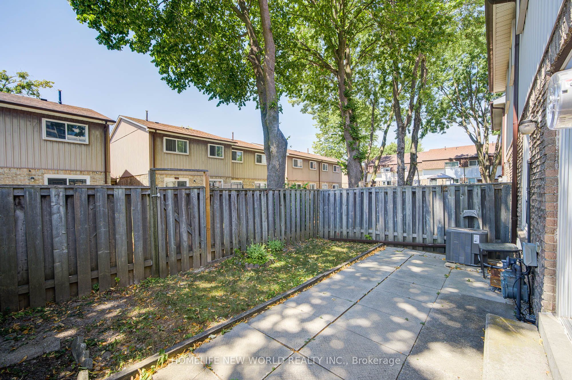 44 Chester Le Boulevard 39 Property Photo 49