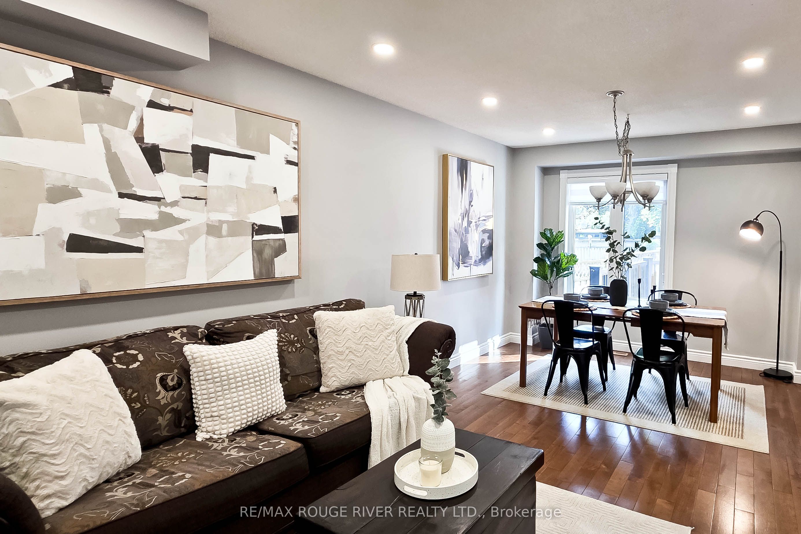 6 Knotty Pine Drive Property Photo 4