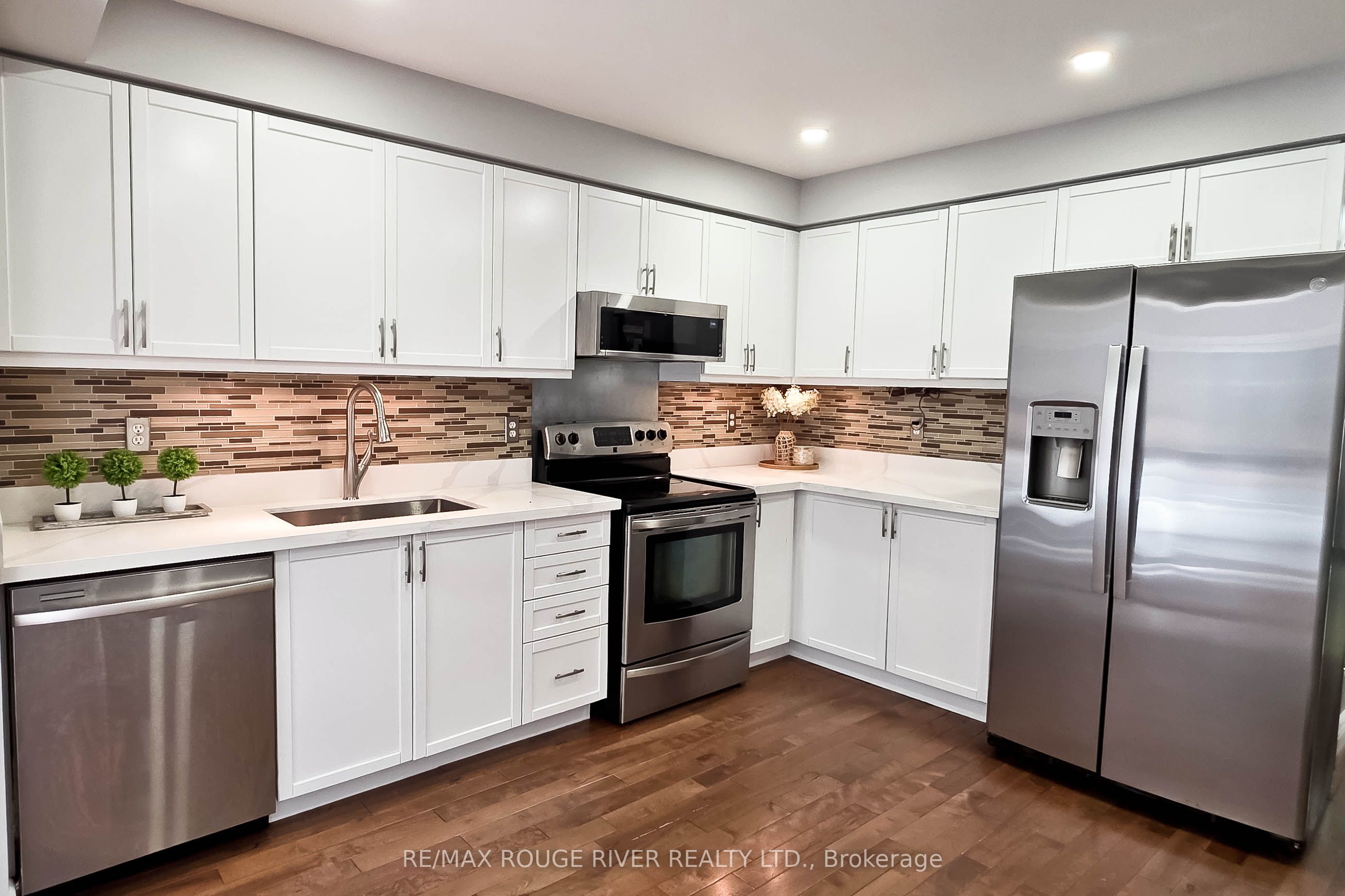 6 Knotty Pine Drive Property Photo 10