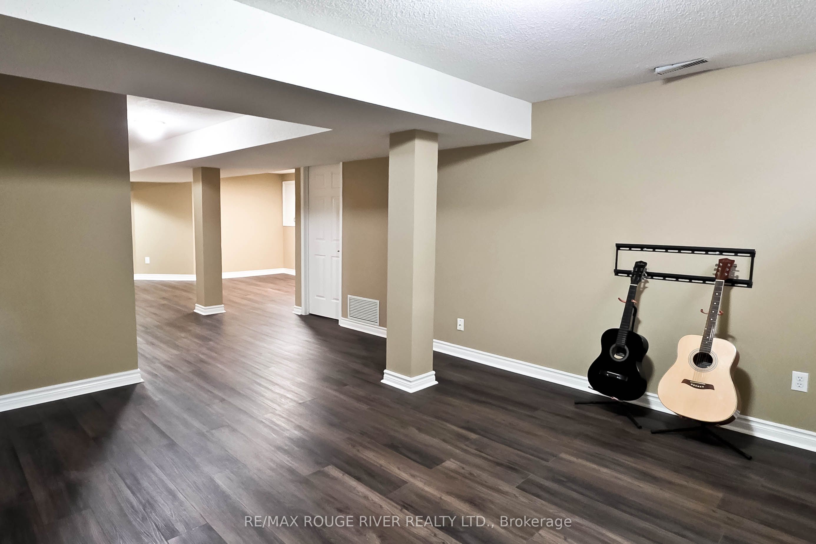 6 Knotty Pine Drive Property Photo 20