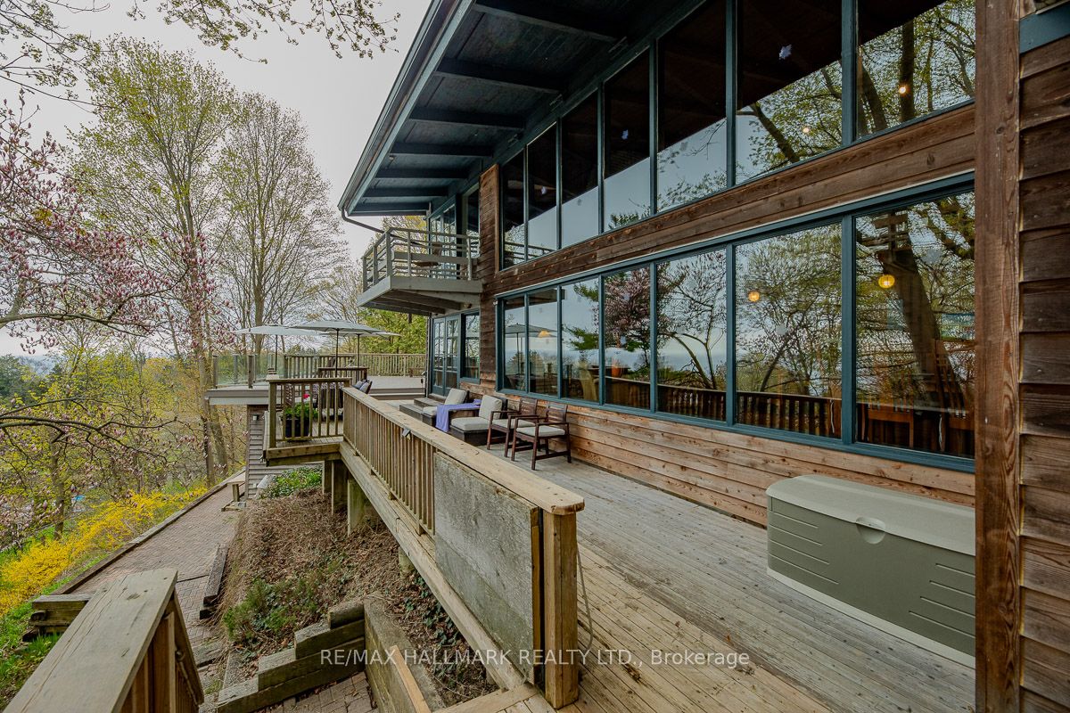 2 Ledge Road Property Photo 32