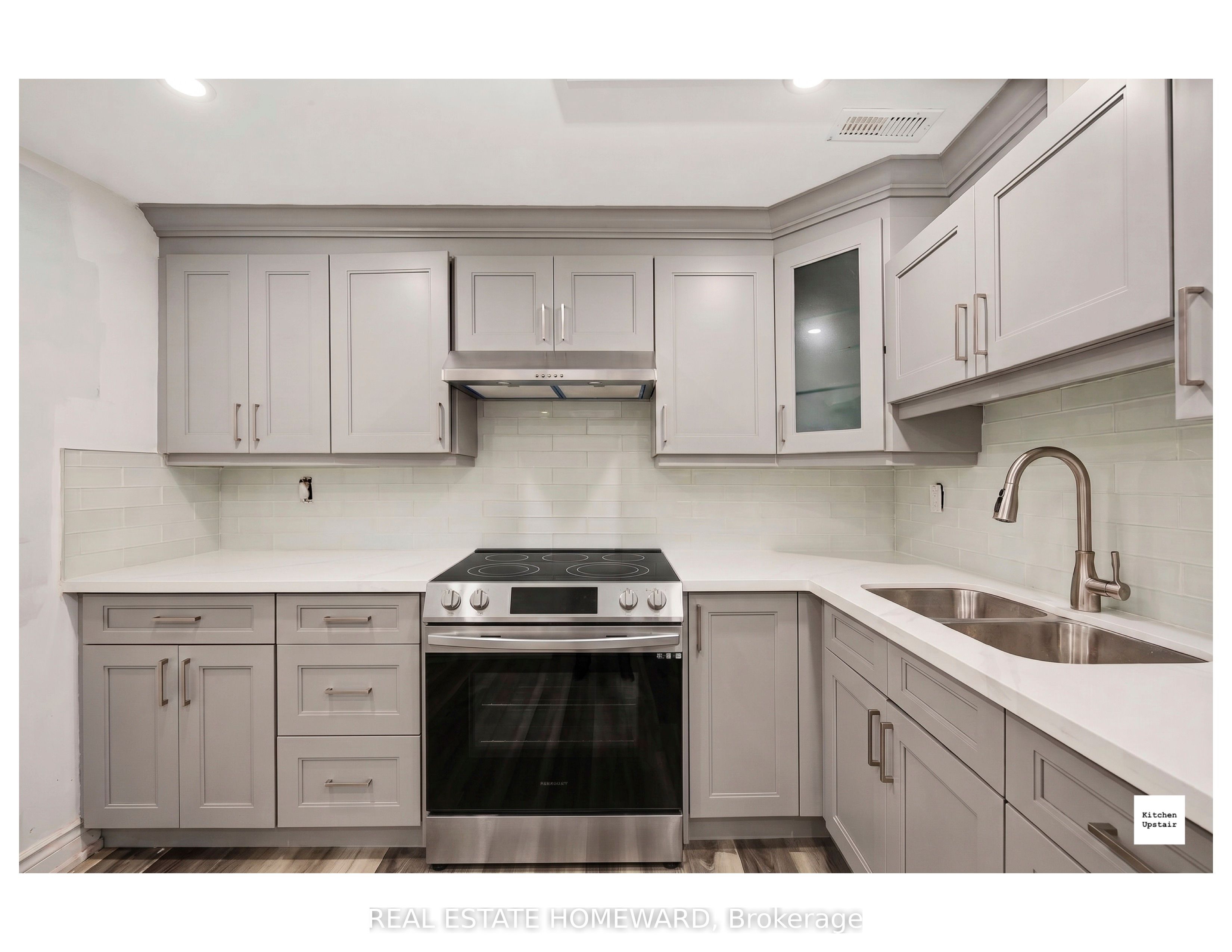 712 Brimley Road Property Photo 3