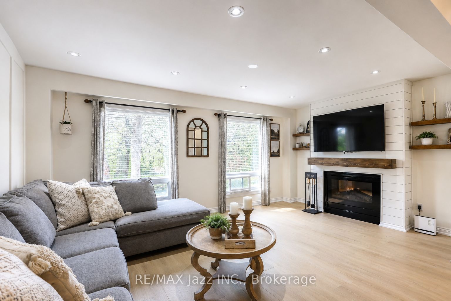 304 Annes Street Property Photo 6