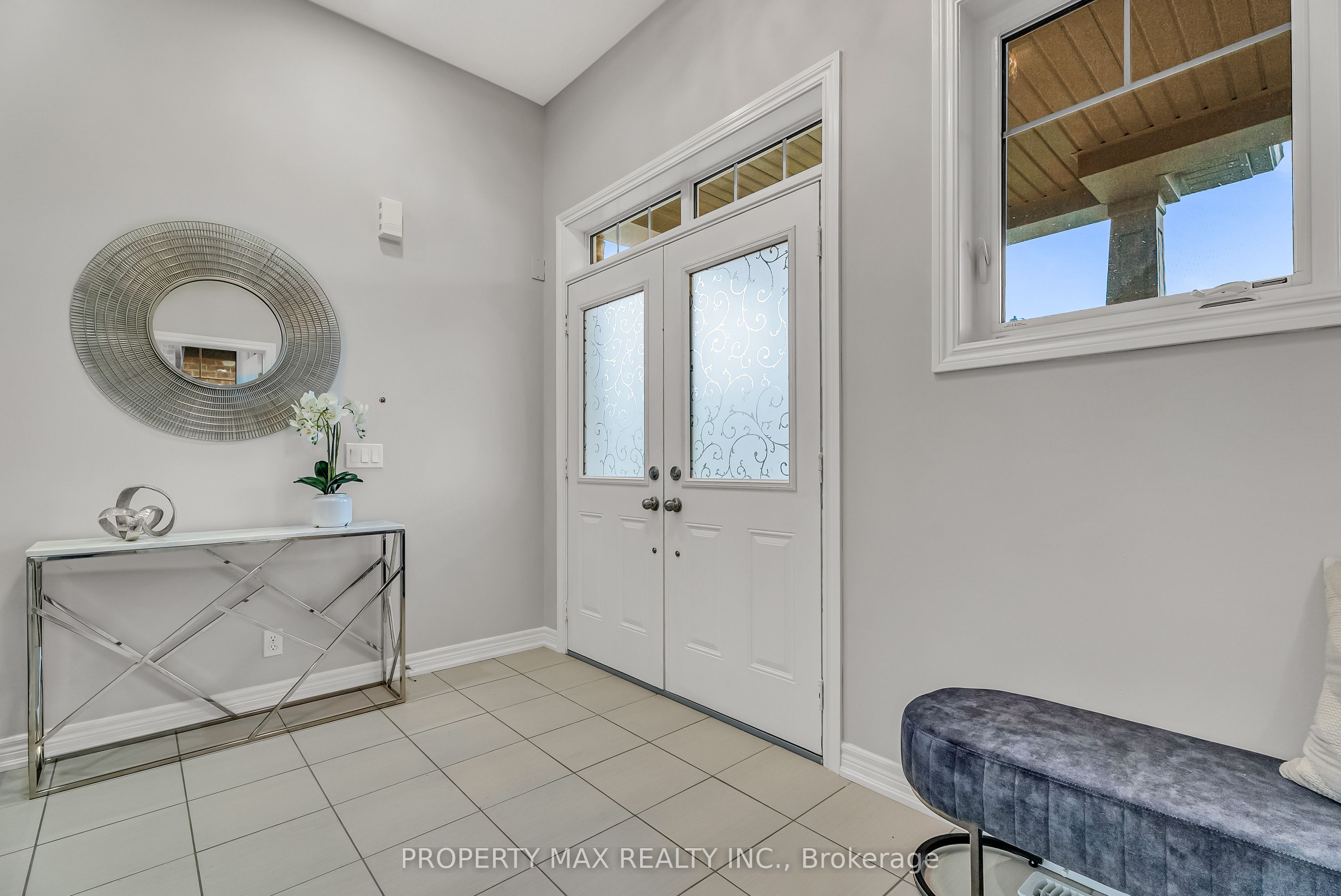 40 Britannia Avenue E Property Photo 1