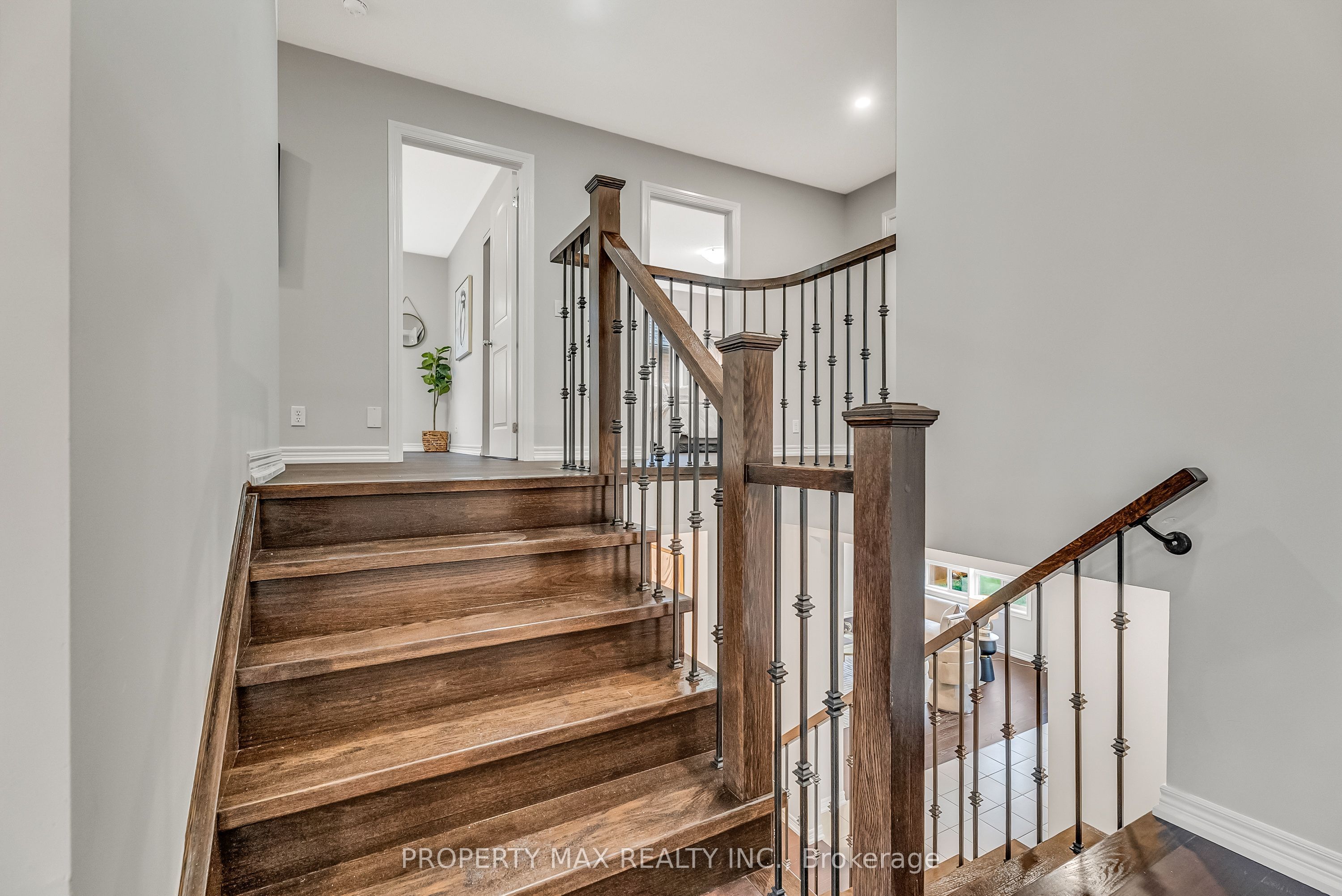40 Britannia Avenue E Property Photo 28