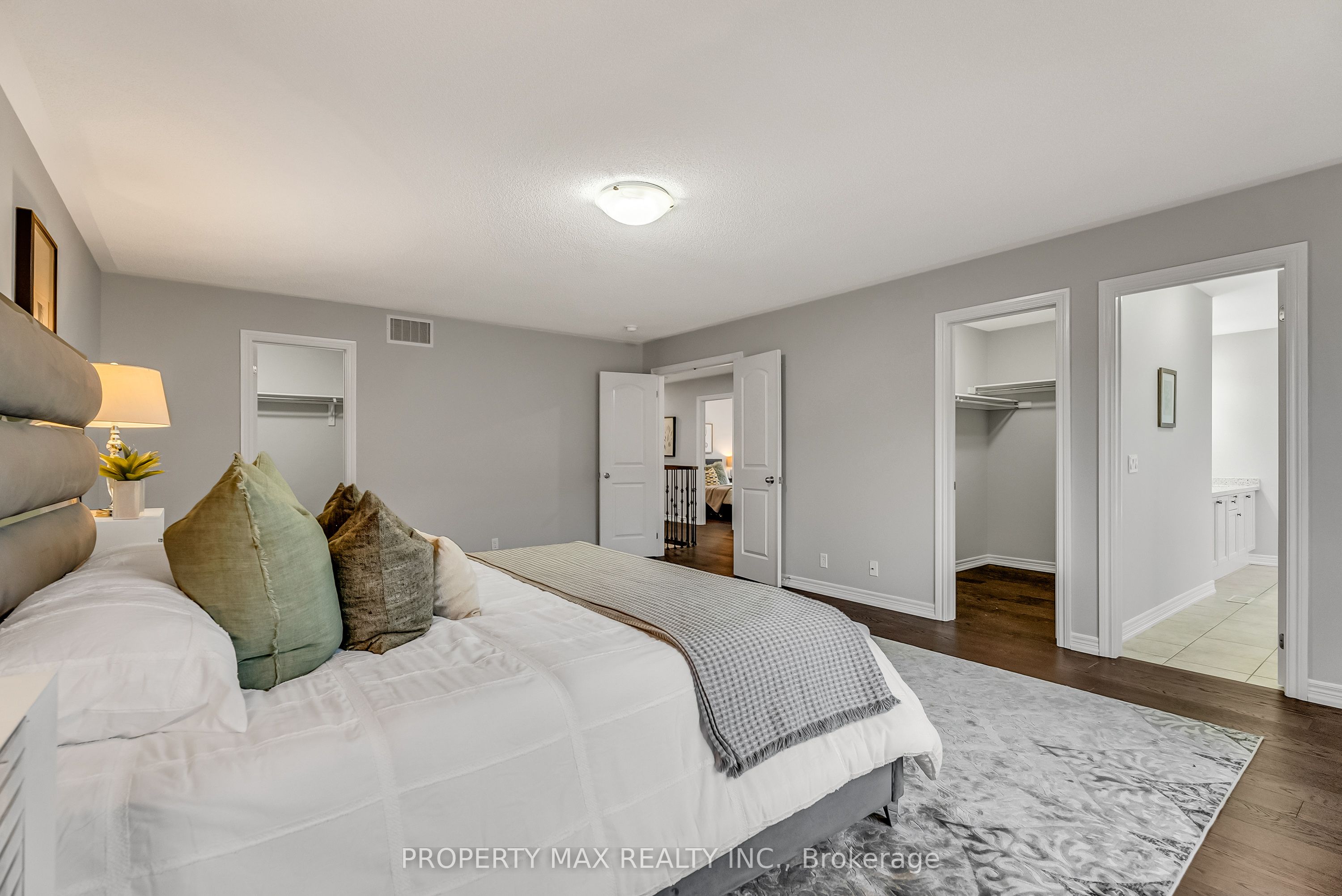 40 Britannia Avenue E Property Photo 34