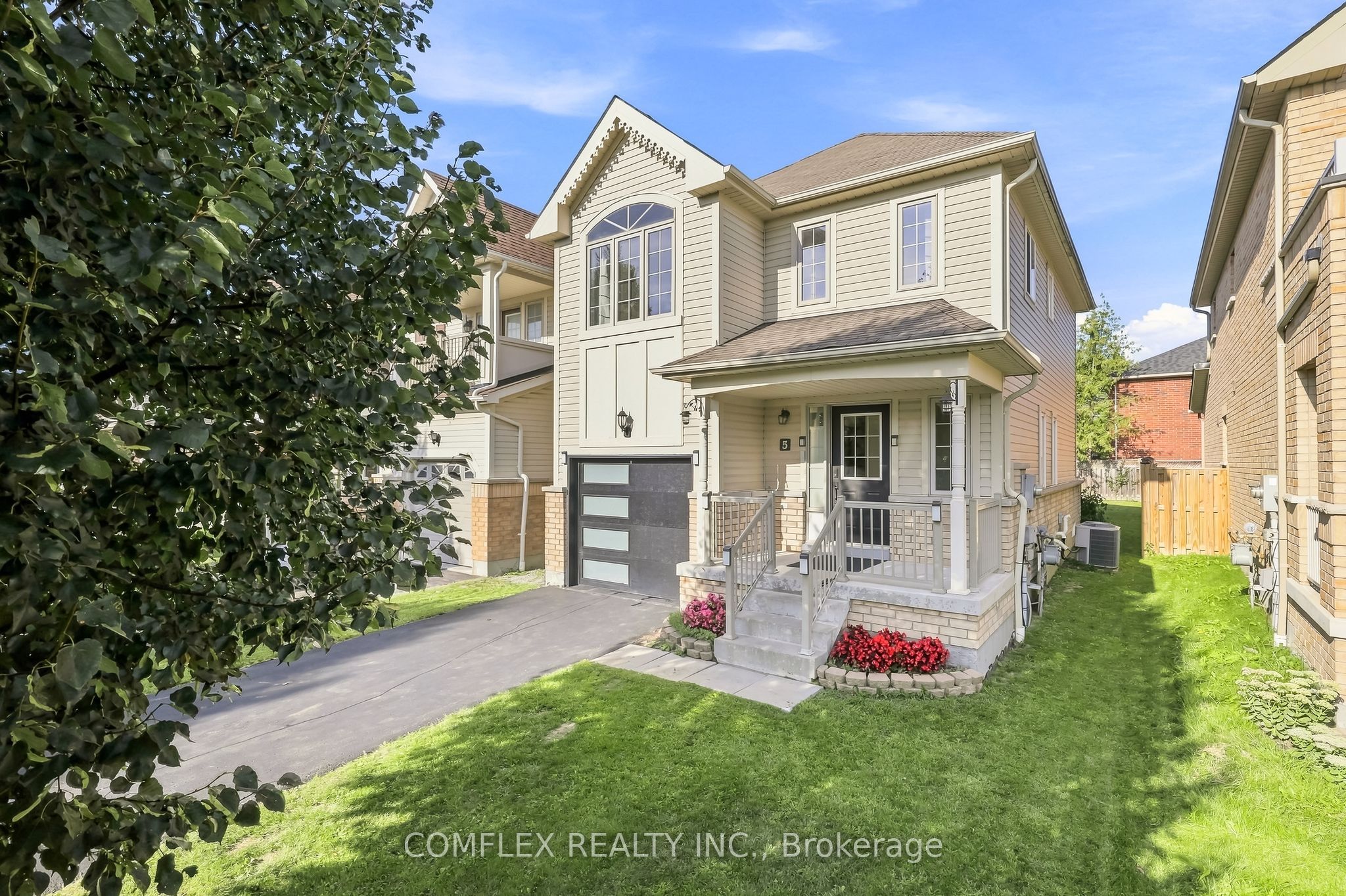 5 Rich Crescent Property Photo 2
