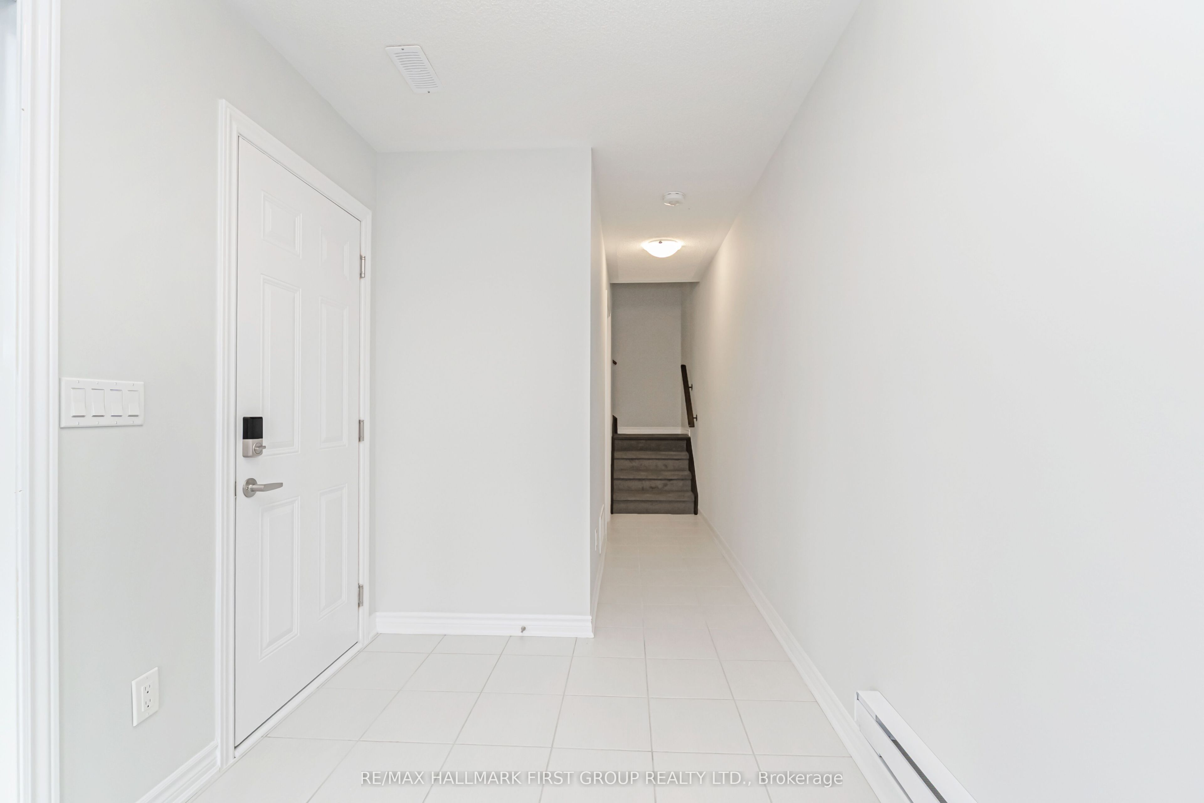 1178 Greentree Path Property Photo 6