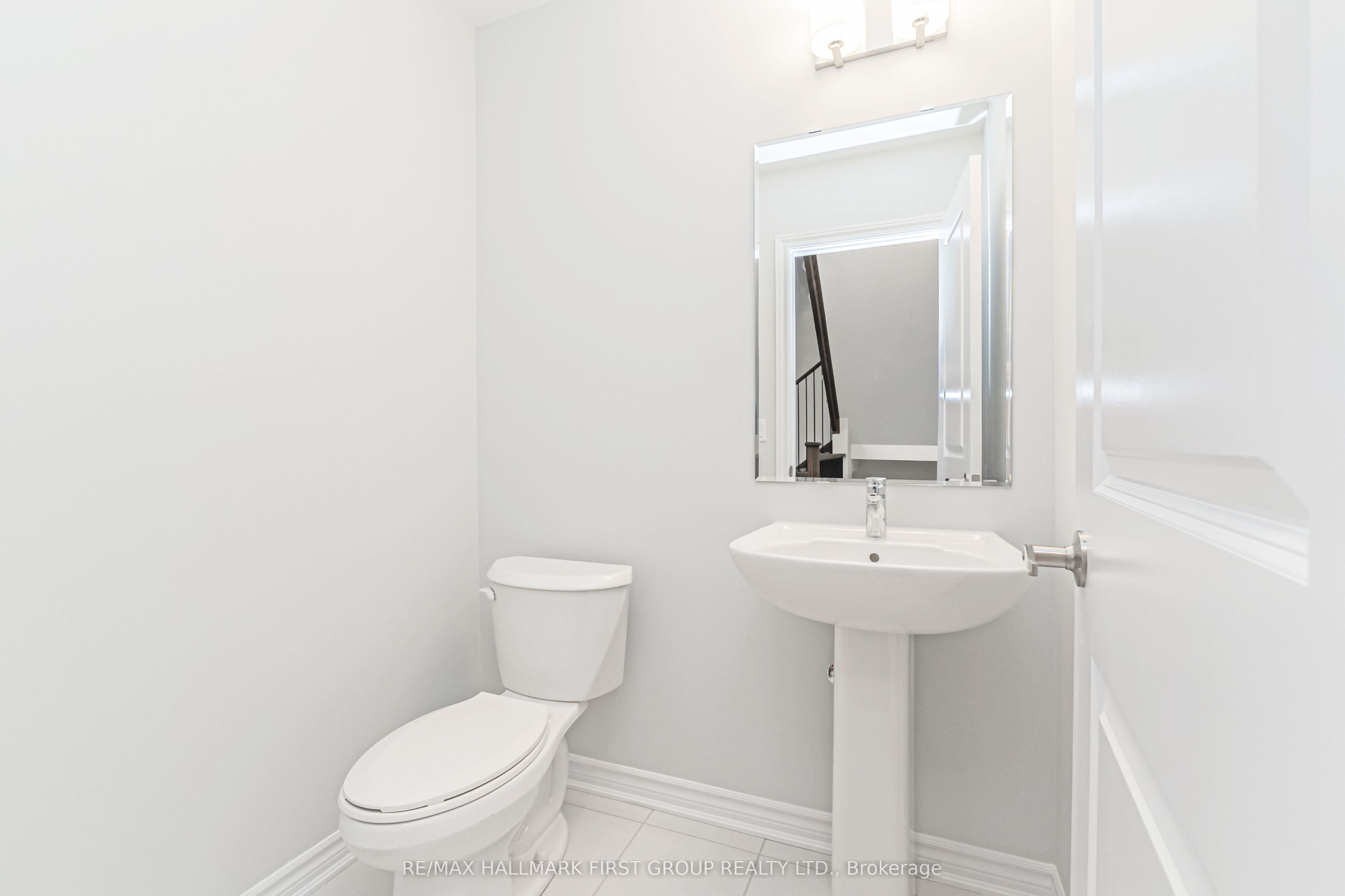 1178 Greentree Path Property Photo 7