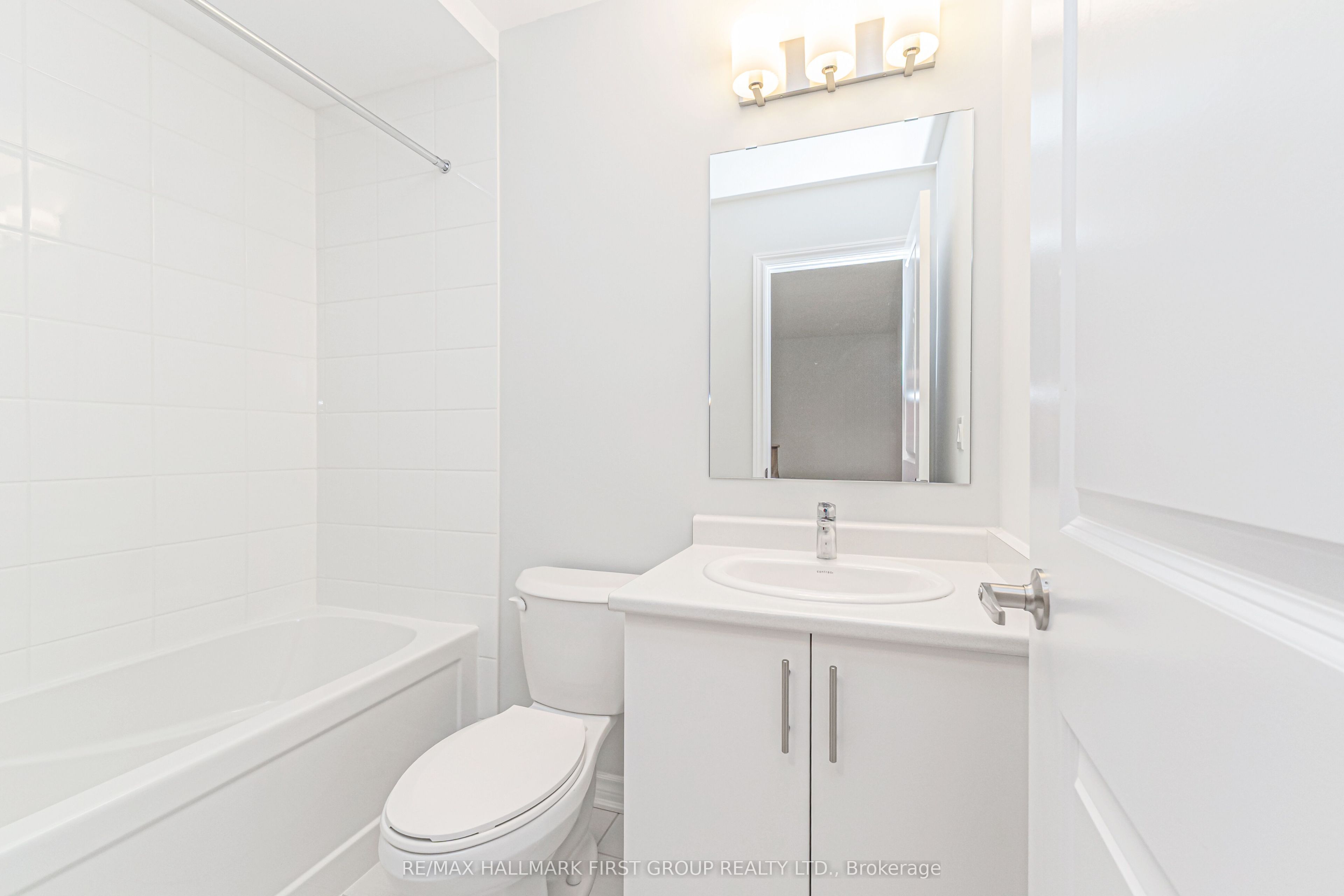 1178 Greentree Path Property Photo 16