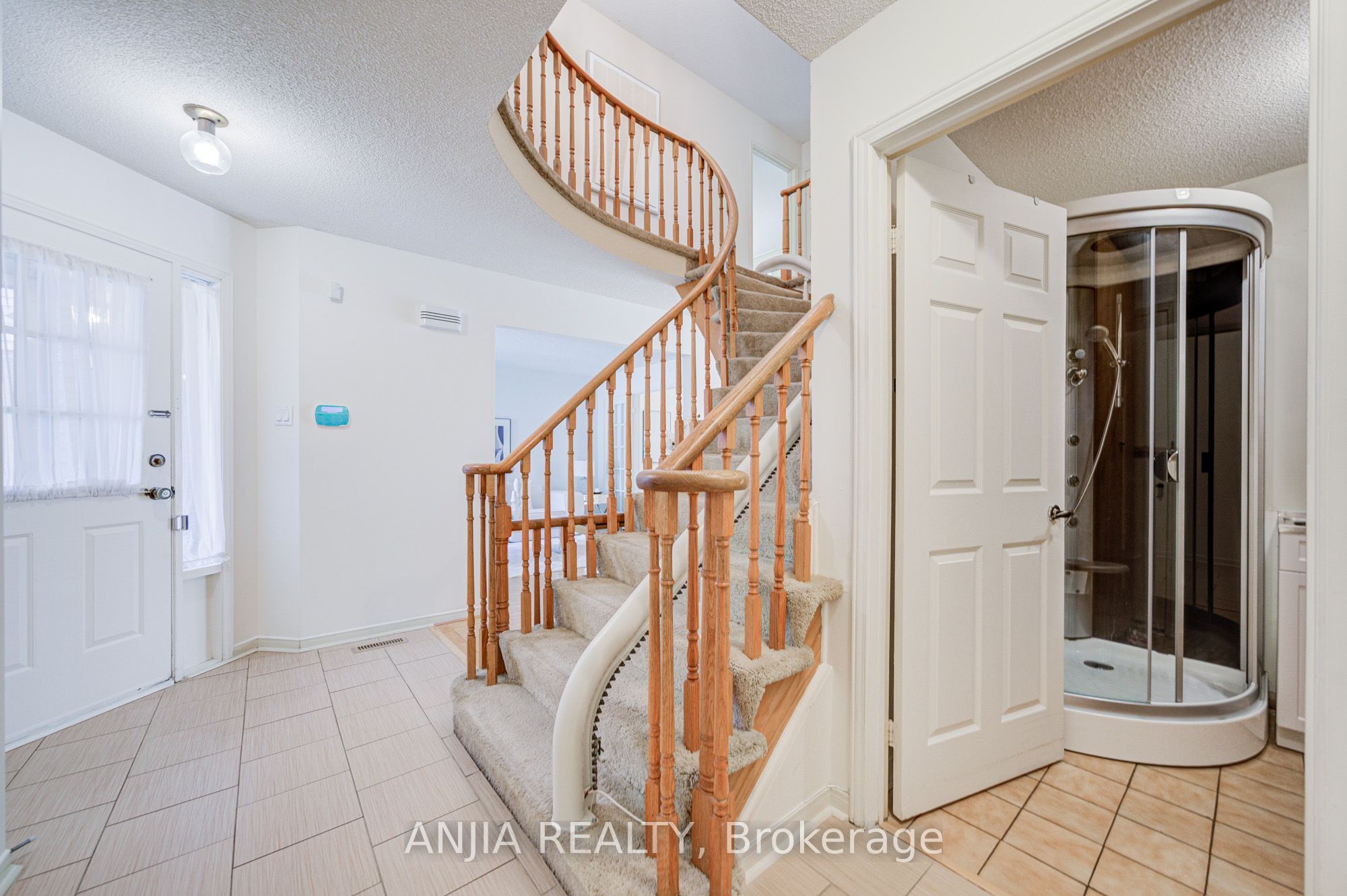 123 Chapel Park Square Property Photo 7