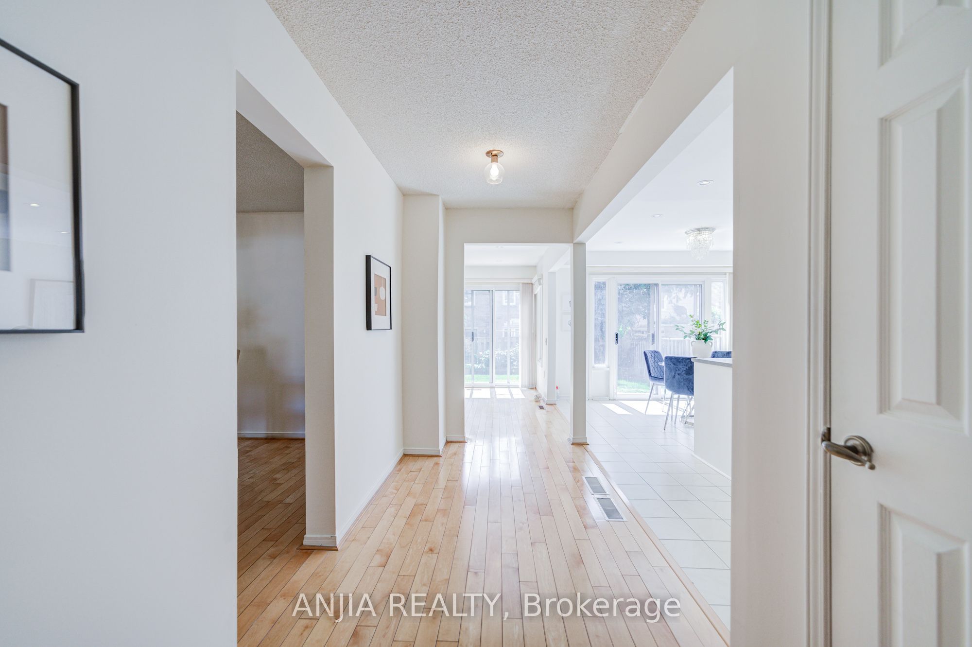 123 Chapel Park Square Property Photo 14