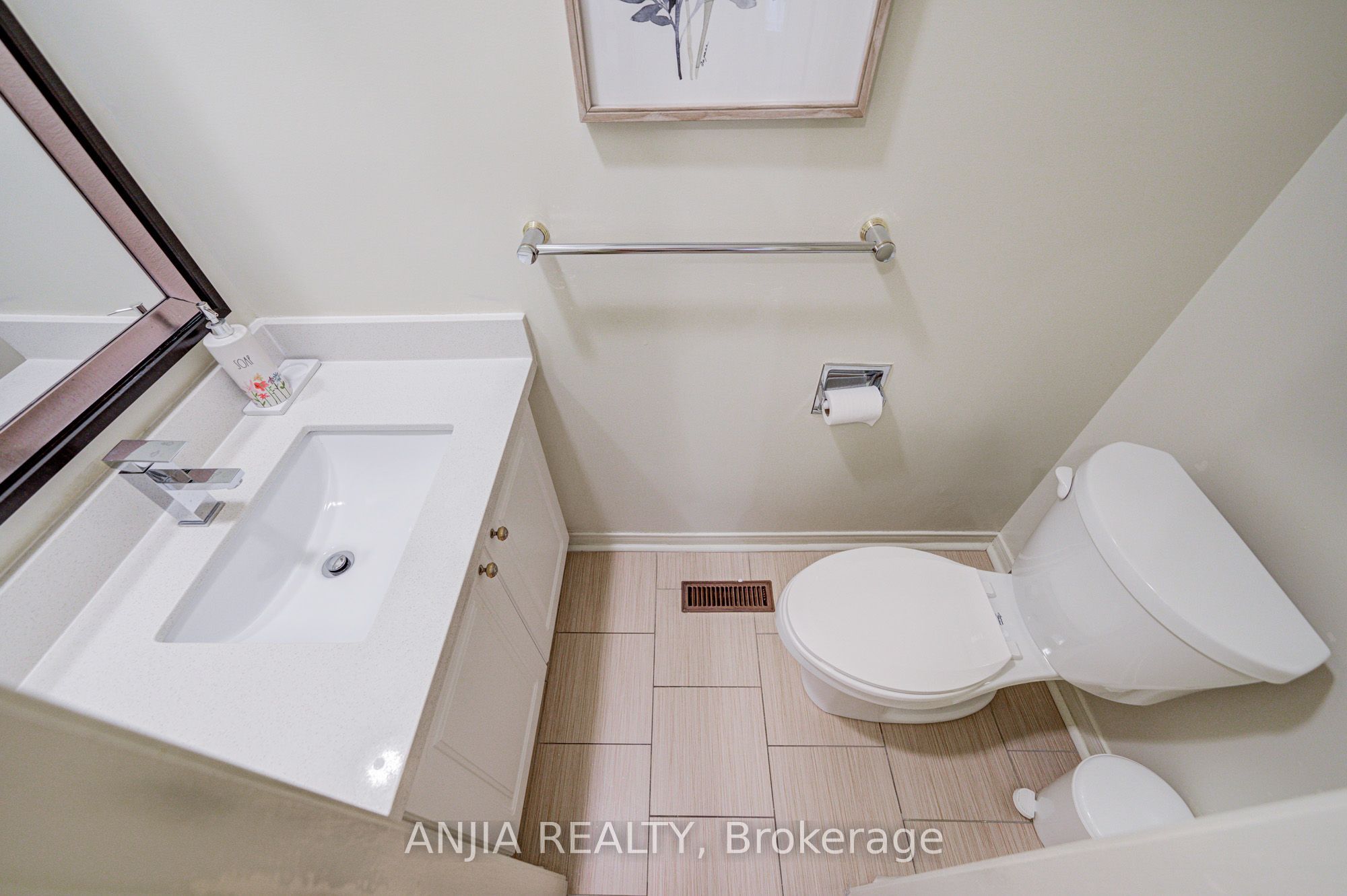 123 Chapel Park Square Property Photo 24