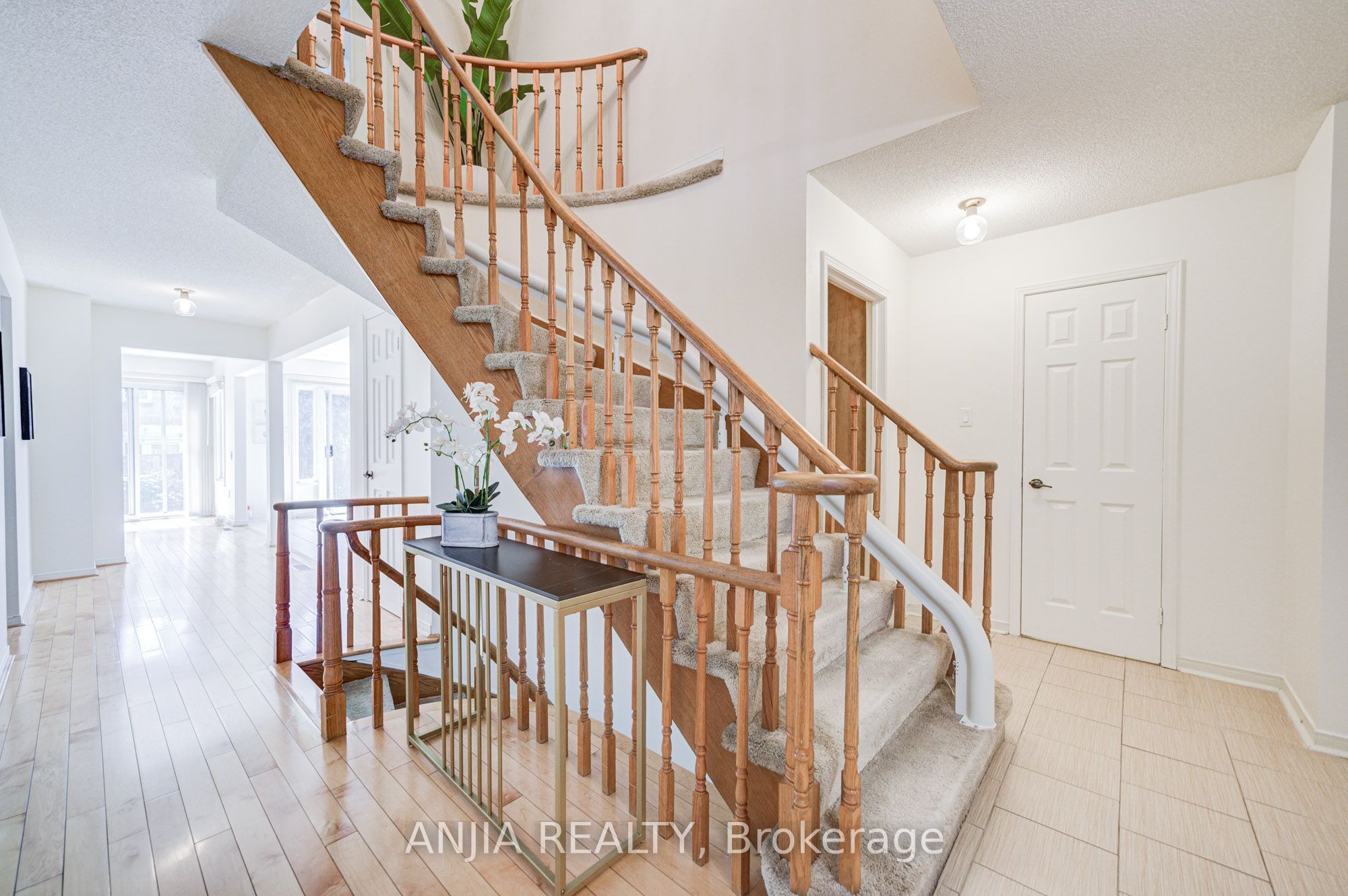 123 Chapel Park Square Property Photo 25