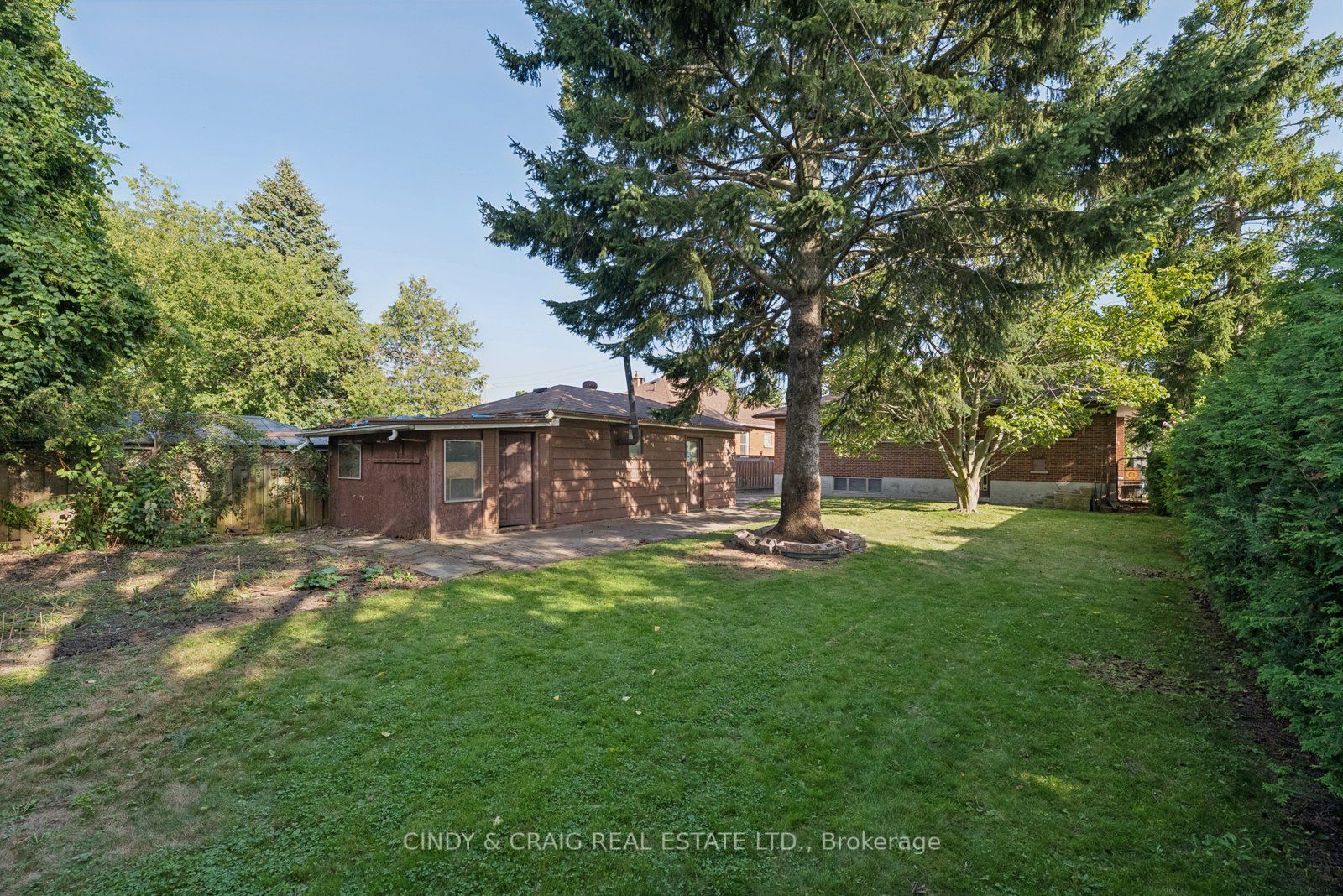 522 Dunkirk Avenue Property Photo 11