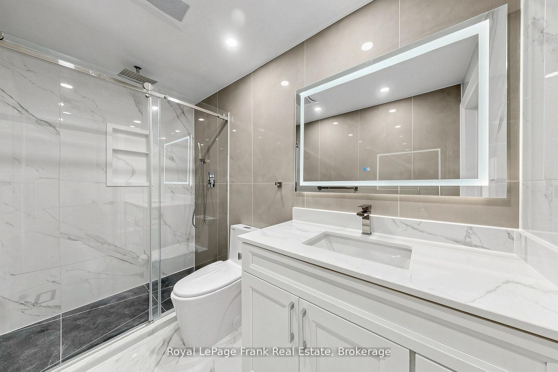 344 Rossland Road E Property Photo 23