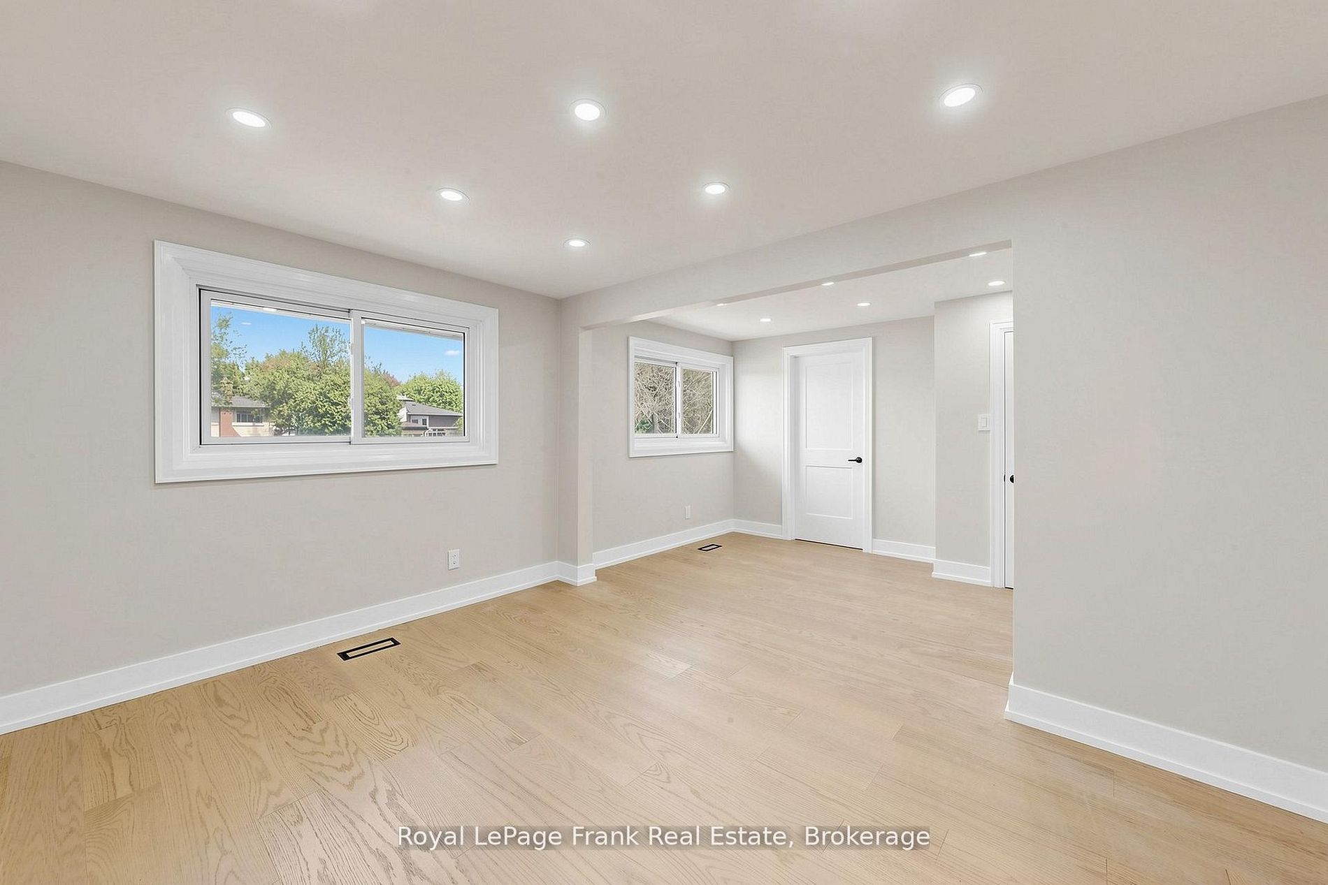 344 Rossland Road E Property Photo 26