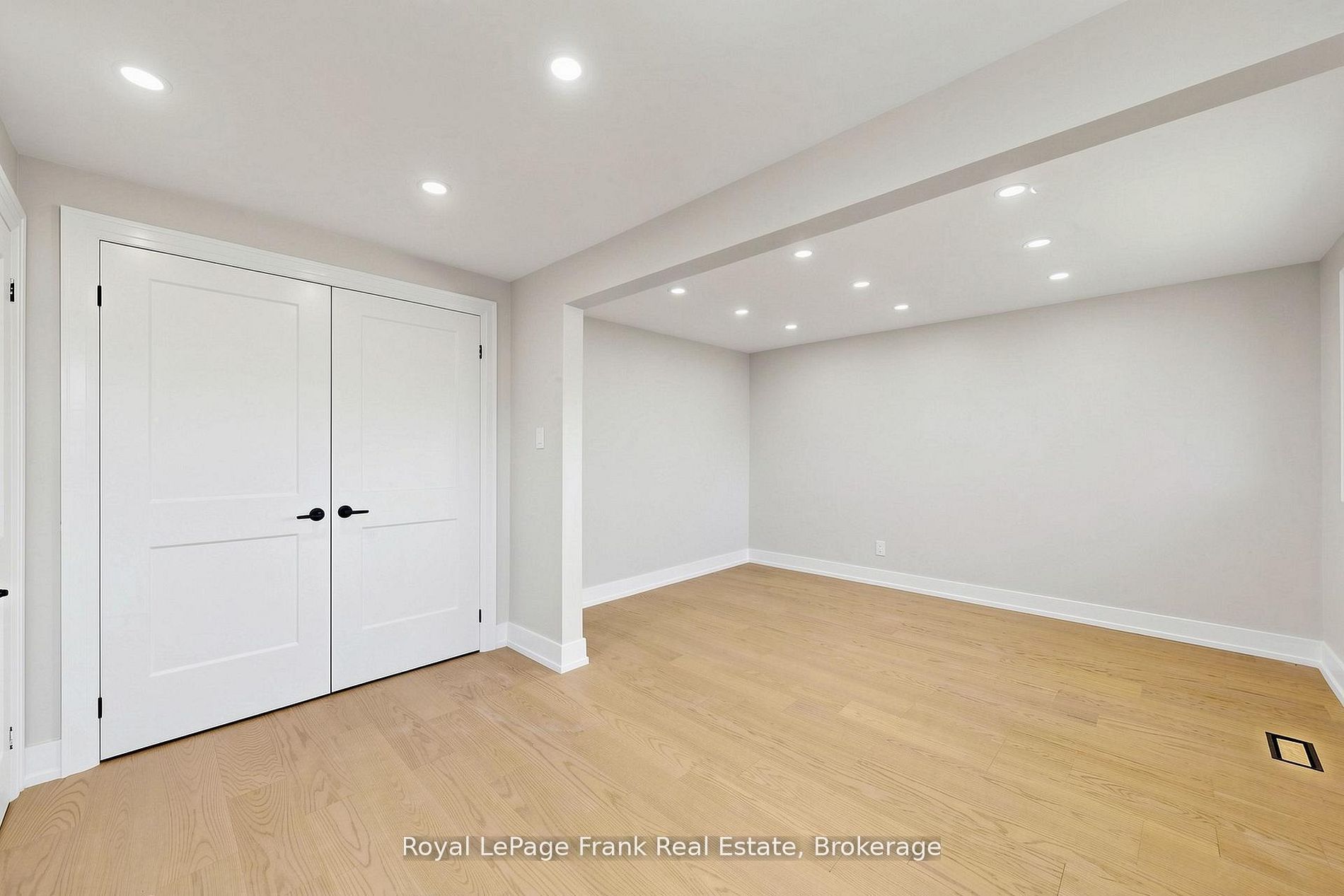 344 Rossland Road E Property Photo 28