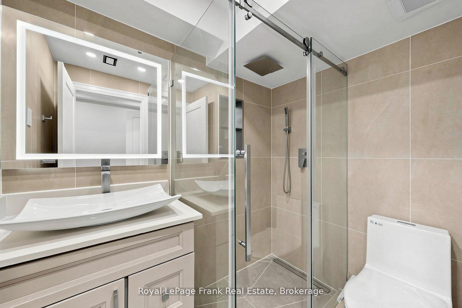344 Rossland Road E Property Photo 42